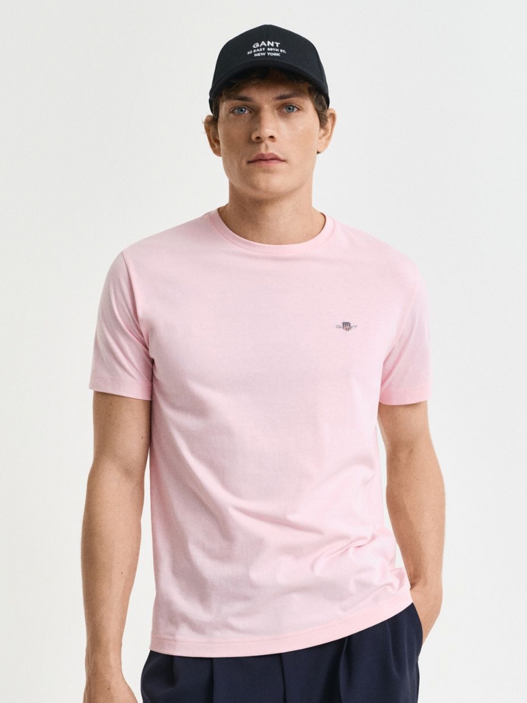 

GANT Men Solid Round Neck Cotton T-shirt, Pink