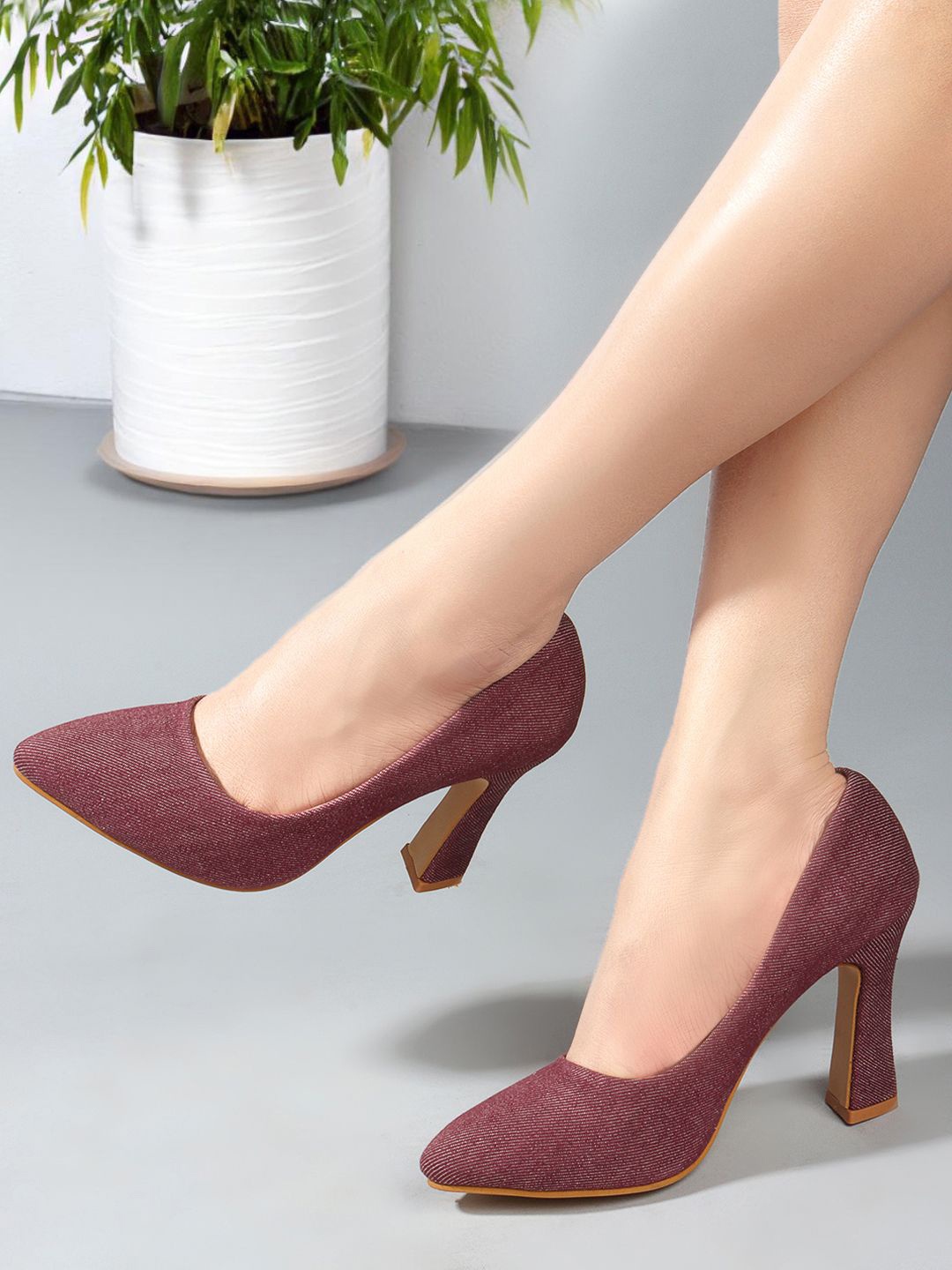 

CORSICA Women Textured Casual Block Pumps, Maroon