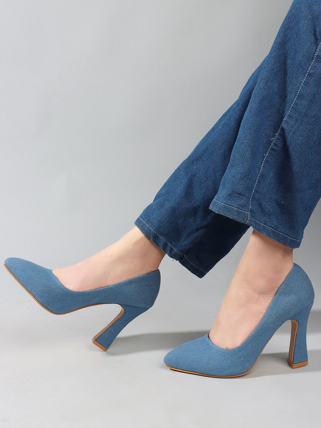 

CORSICA Women Textured Block Pumps, Blue