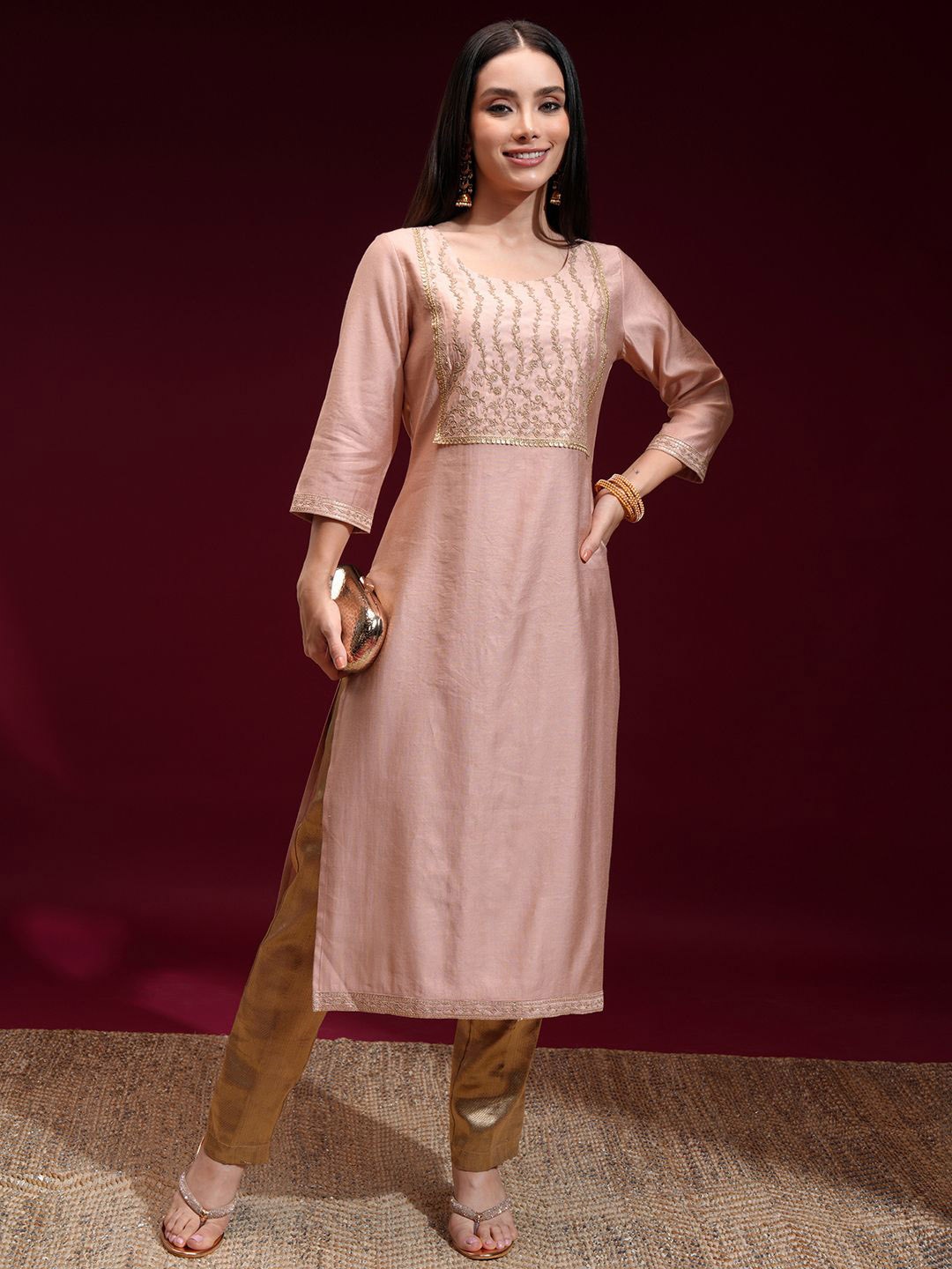 

Vishudh Women Rose Embroidered Regular Straight Kurta