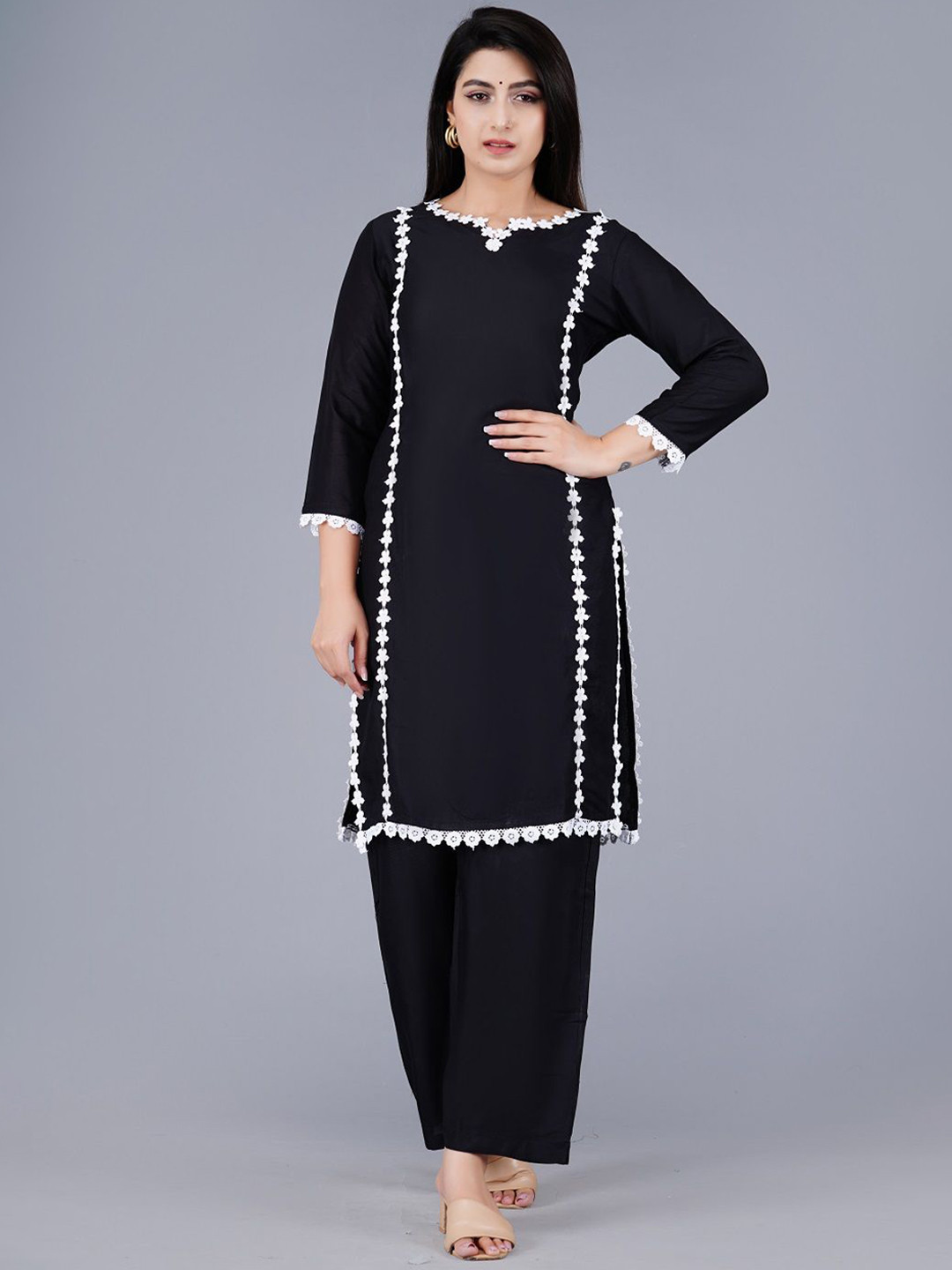 

ao services Notch Neck Straight Kurta With Palazzos, Black