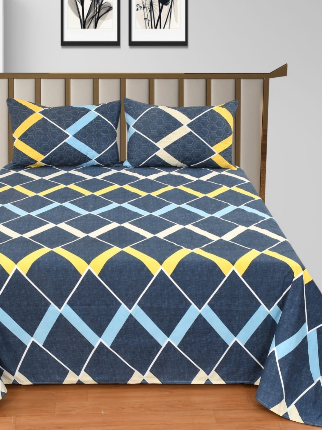 

Aura Daffodil Navy Blue & Yellow Geometric 400 TC King Bedsheet Set 2.3 m x 2.55 m