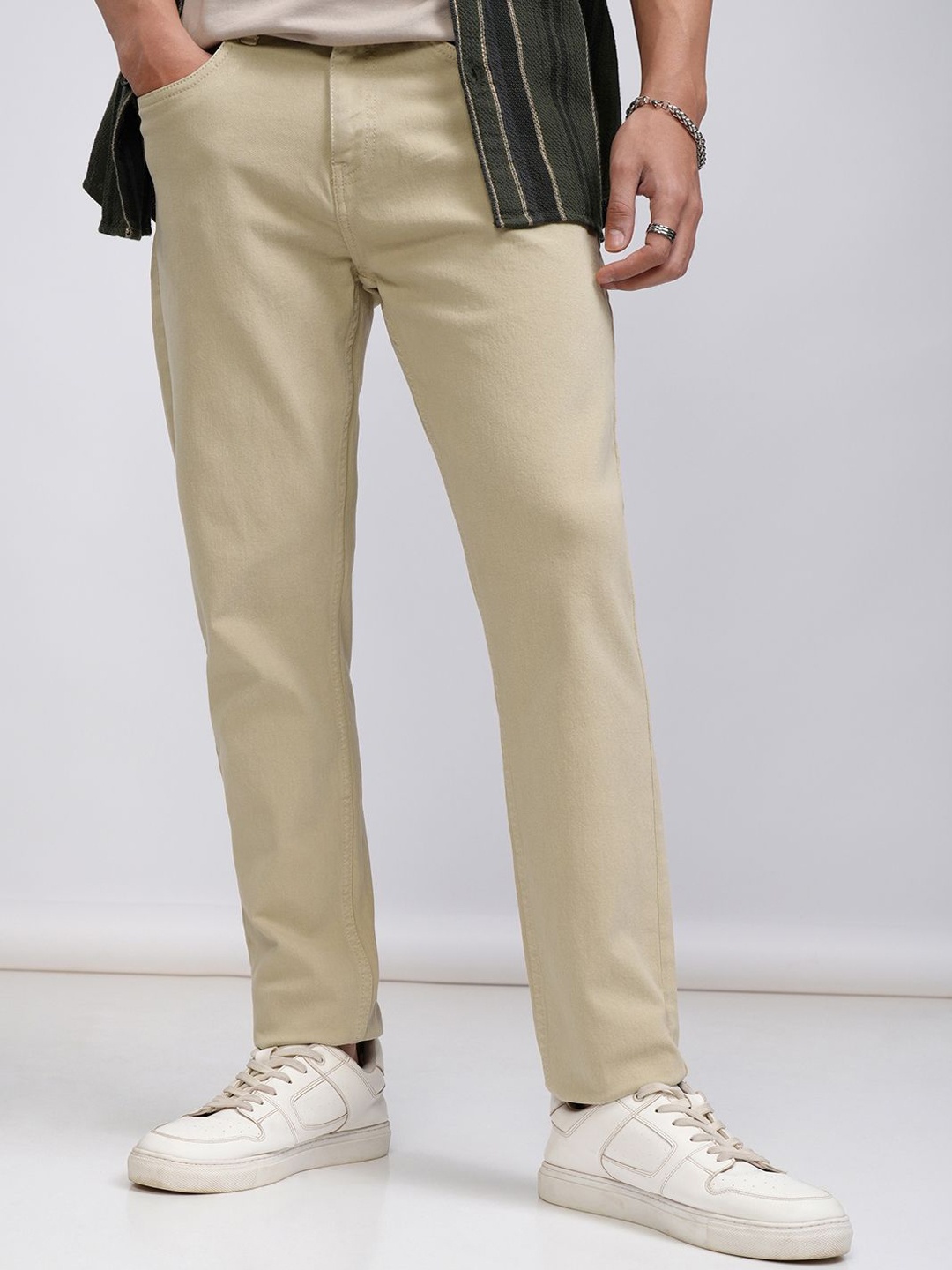 

HIGHLANDER Men Mid Rise Slim Leg Ankle Leg Mid-Stretch Jeans, Beige