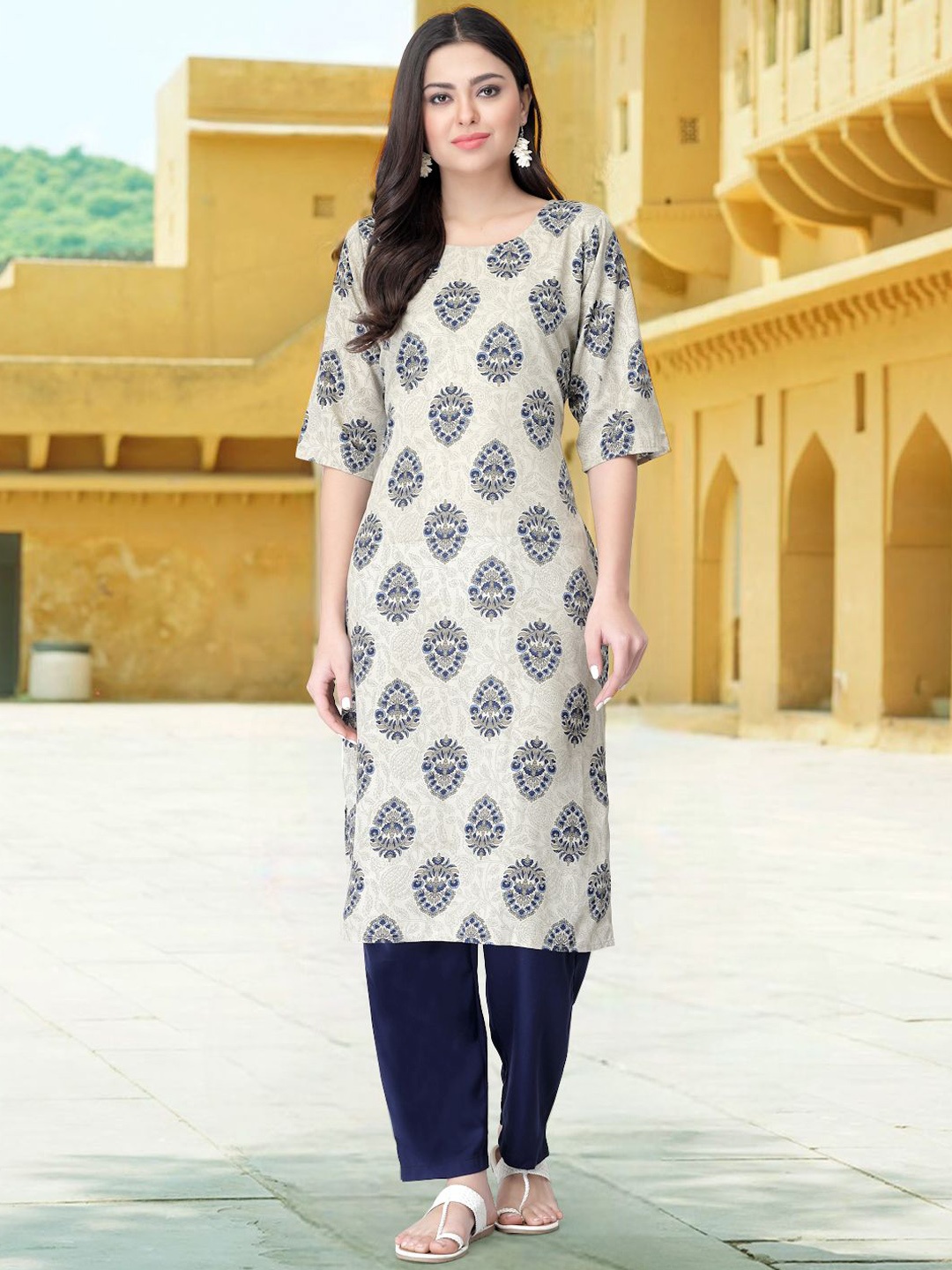 

7Threads Floral Printed Round Neck Straight Kurta With Trousers, Grey