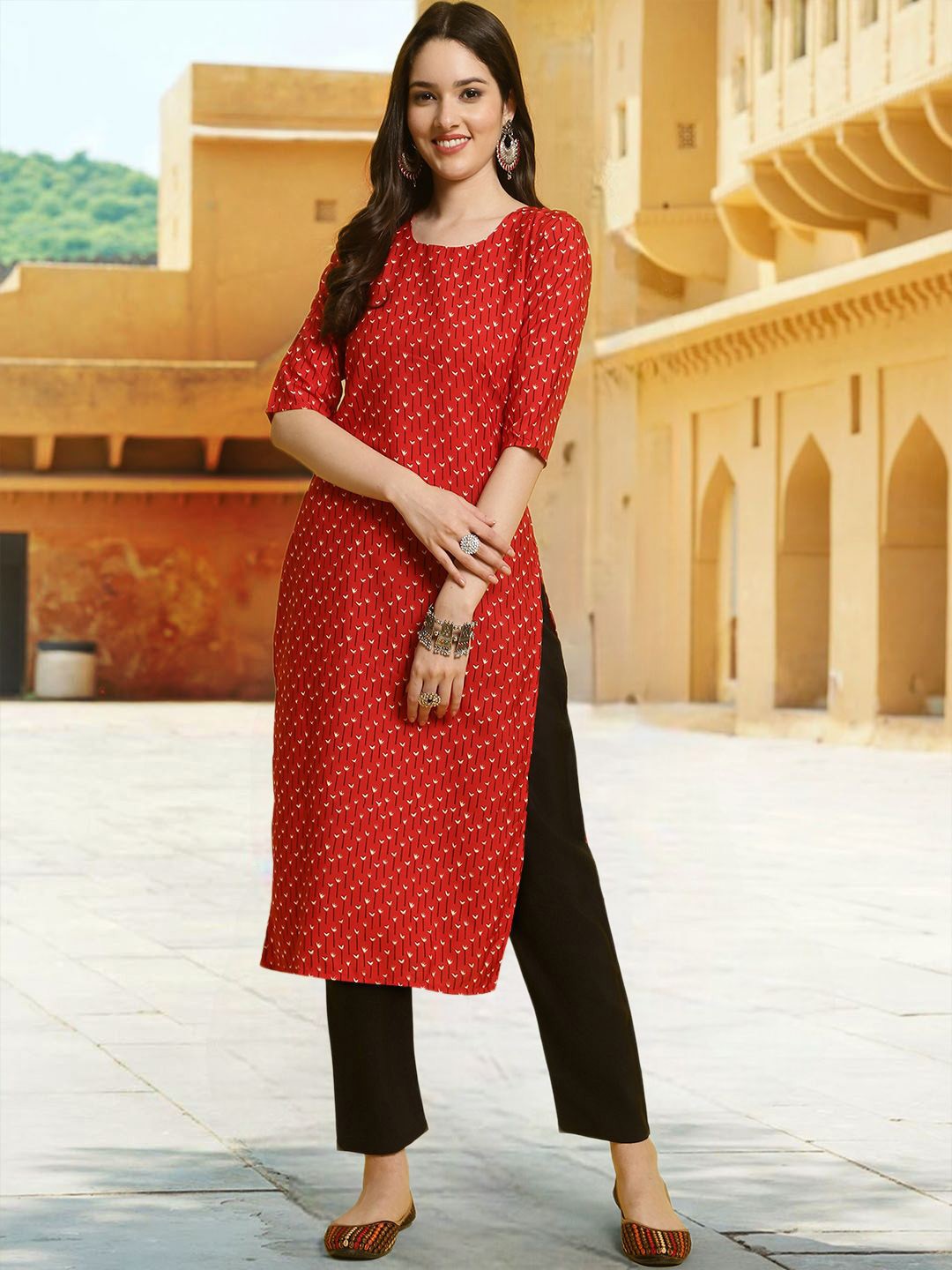 

7Threads Floral Printed Round Neck Straight Kurta With Trousers, Red