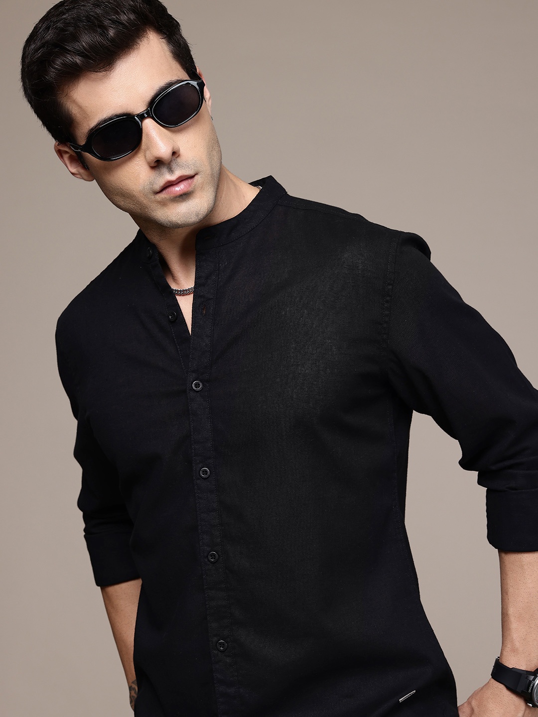 

The Roadster Life Co. Regular Fit Cotton Linen Casual Shirt, Black