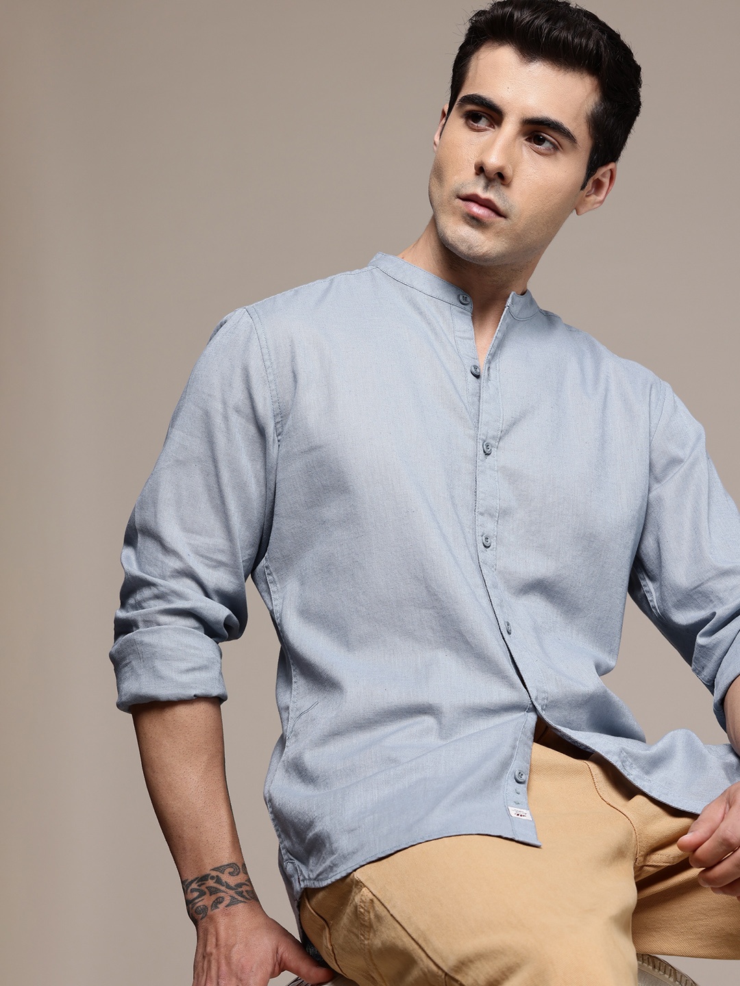 

The Roadster Lifestyle Co. Solid Band Collar Casual Shirt, Grey