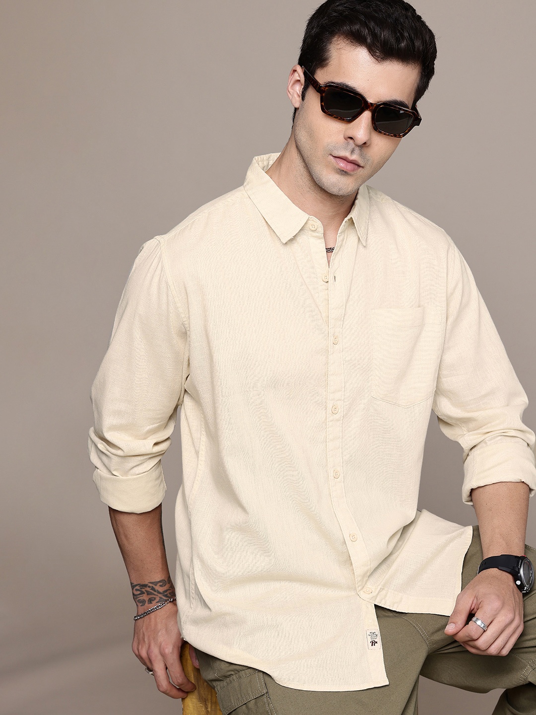 

The Roadster Lifestyle Co. Solid Casual Shirt, Off white