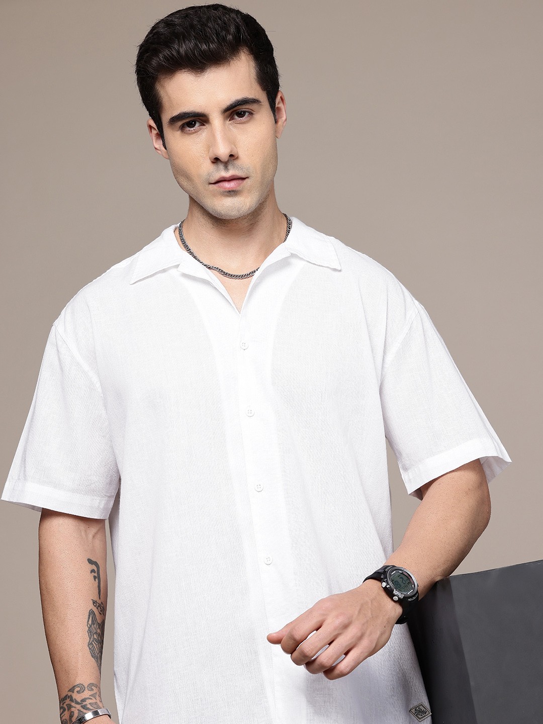 

The Roadster Lifestyle Co. Solid Cuban Collar Oversized Casual Shirt, White