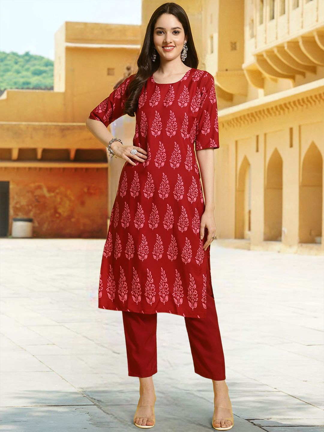 

7Threads Floral Printed Round Neck Straight Kurta With Trousers, Red