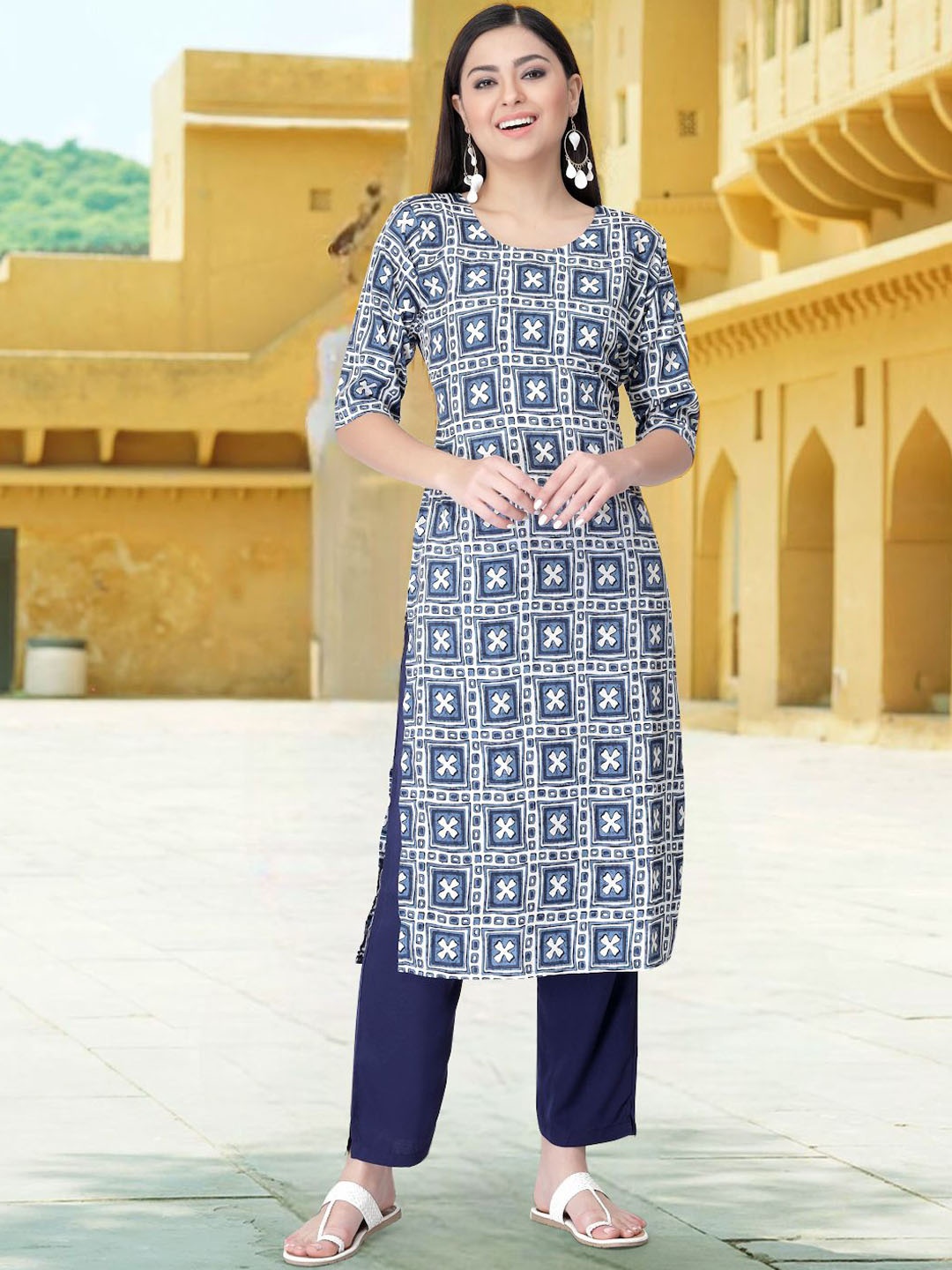 

7Threads Geometric Printed Round Neck Straight Kurta With Trousers, Blue