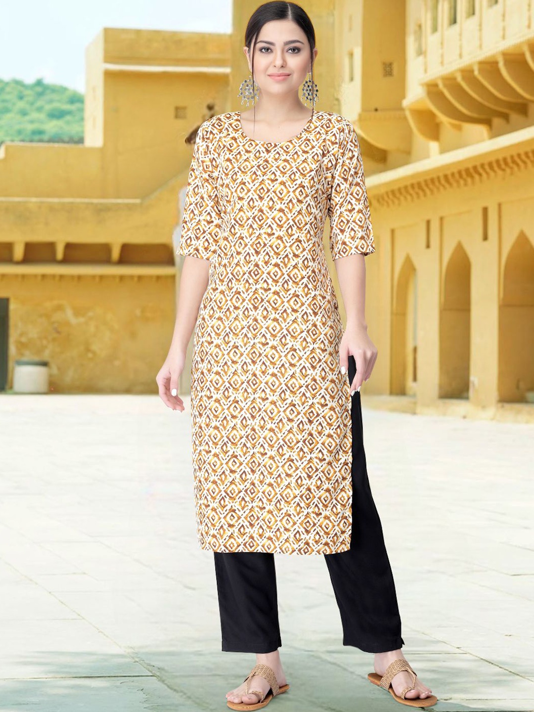 

7Threads Geometric Printed Round Neck Straight Kurta With Trousers, Beige