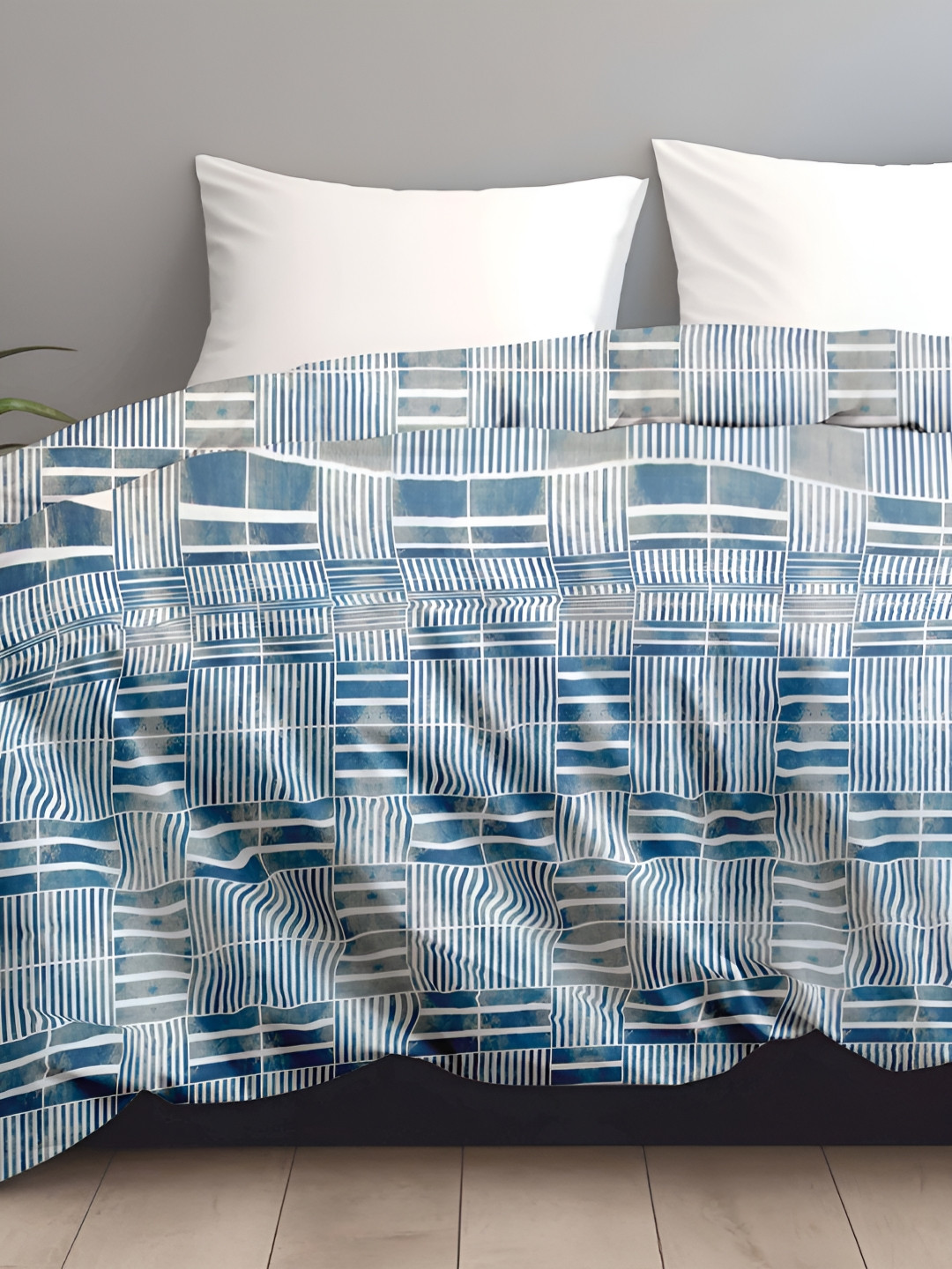 

LINENWALAS Happy Sleeping Blue & White Printed Cotton Duvet Cover
