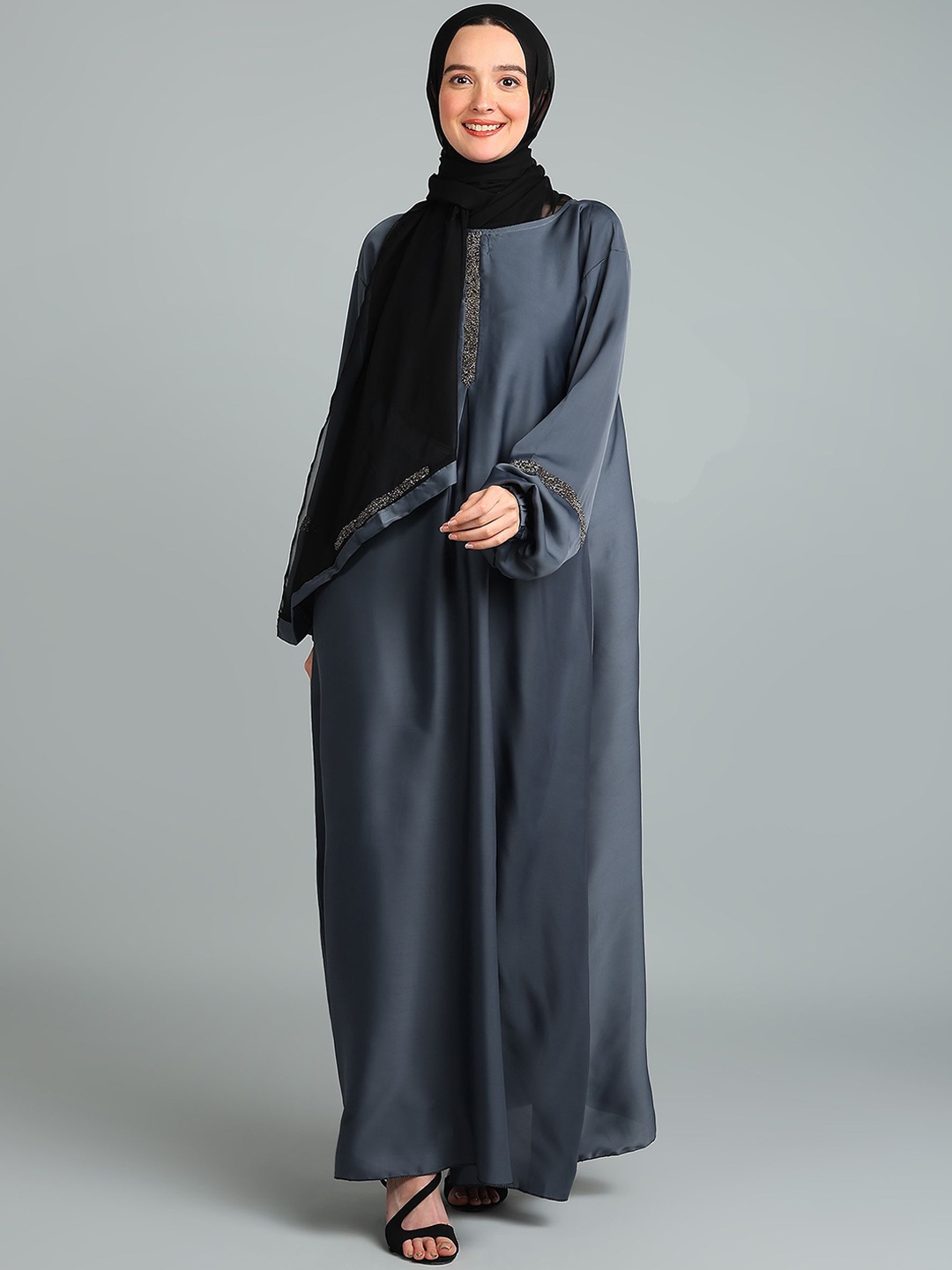 

BROKE BRAND Solid Round Neck Abaya, Grey