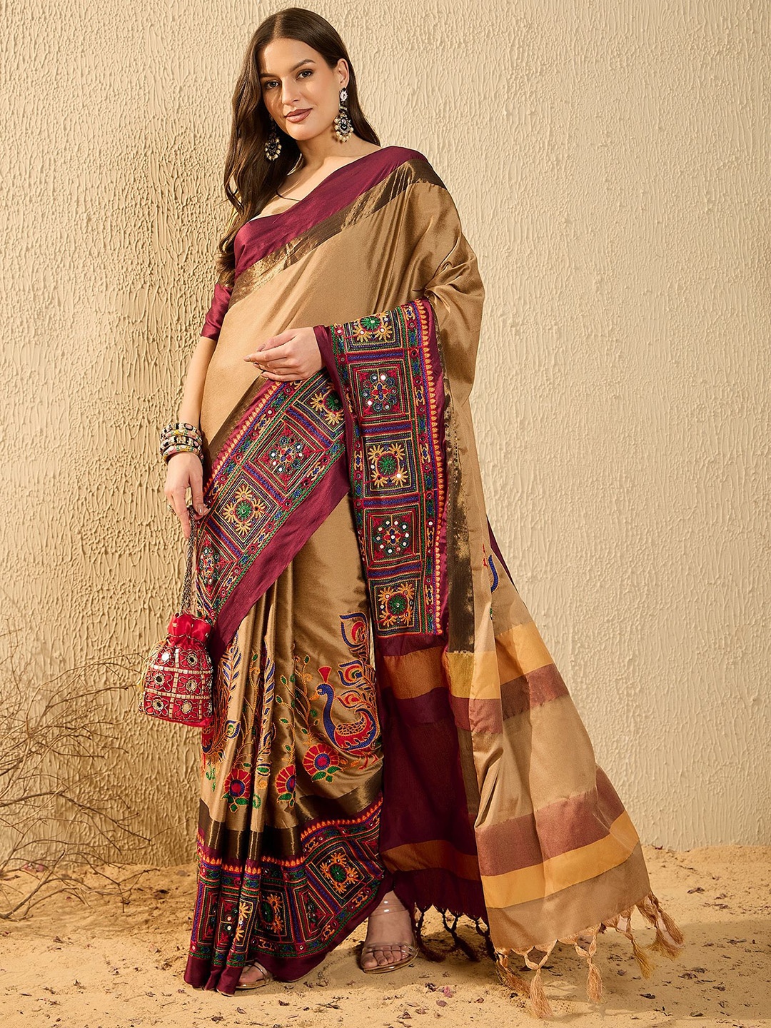 

SERONA FABRICS Floral Embroidered Banarasi Saree, Beige