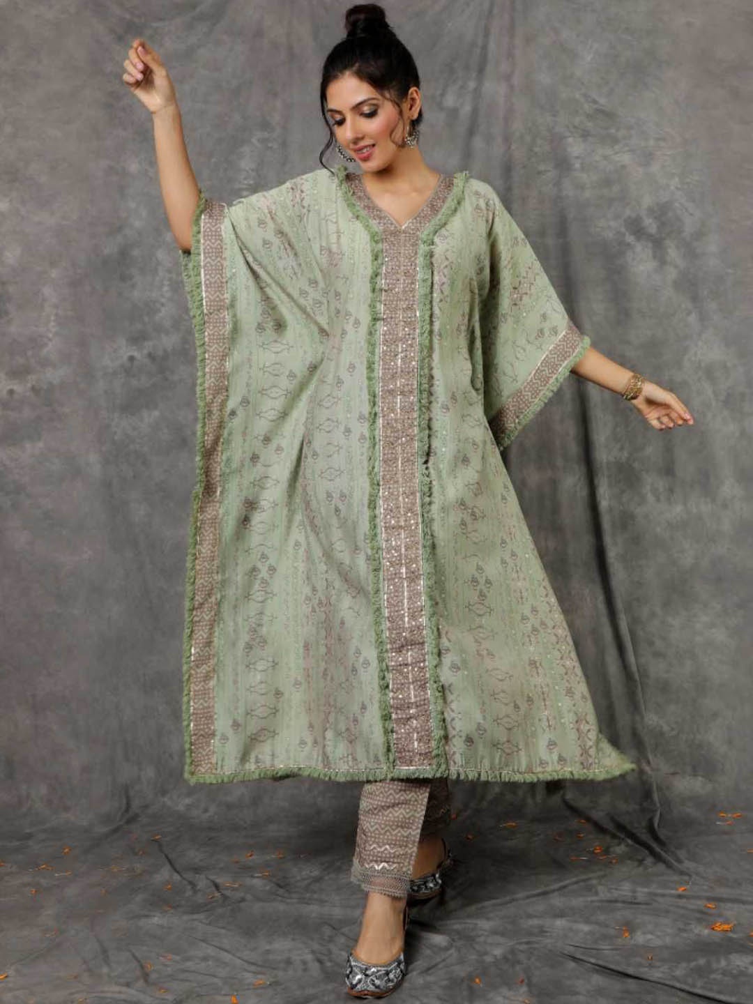 

Label Ishnya Embroidered V-Neck Kaftan Tunic With Trouser, Green