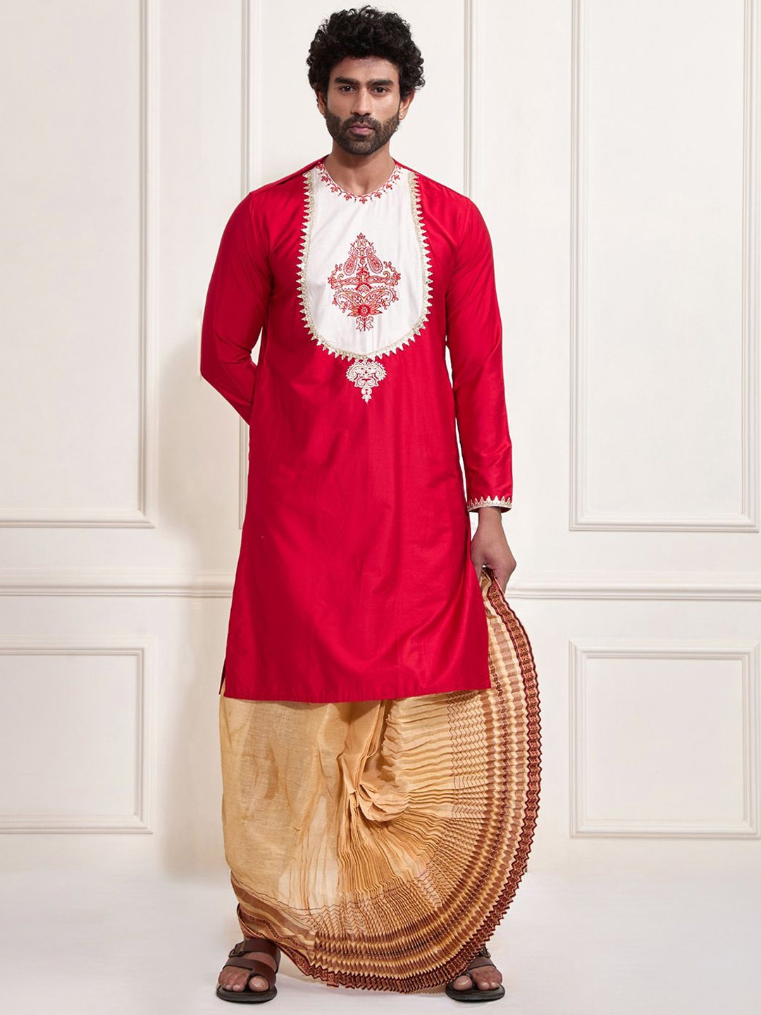 

VASTRAMAY Men Floral Yoke Design Regular Patchwork Kurta with Dhoti Pants, Red