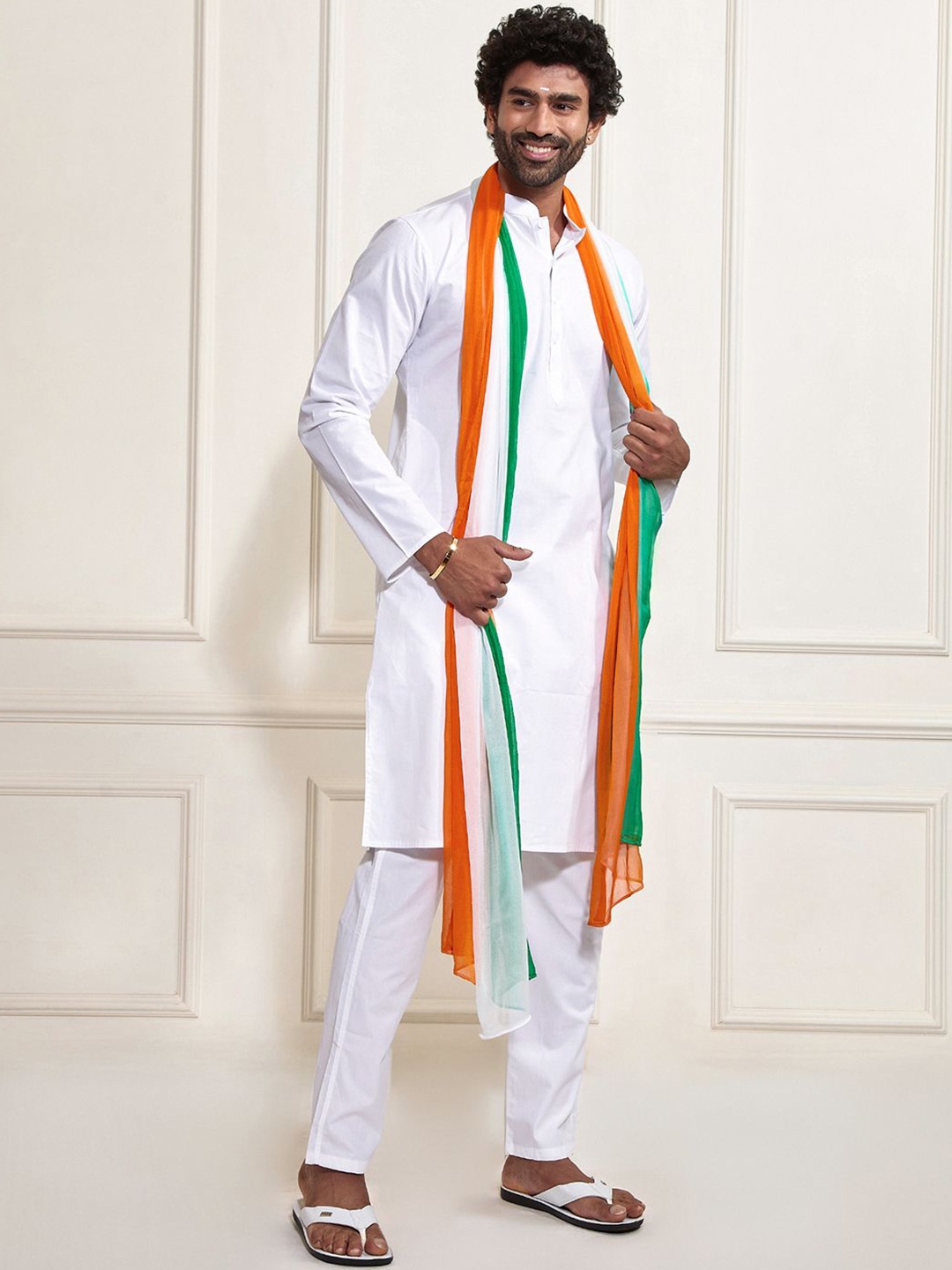 

VASTRAMAY Mandarin Collar Pure Cotton Kurta With Trouser And Dupatta, White