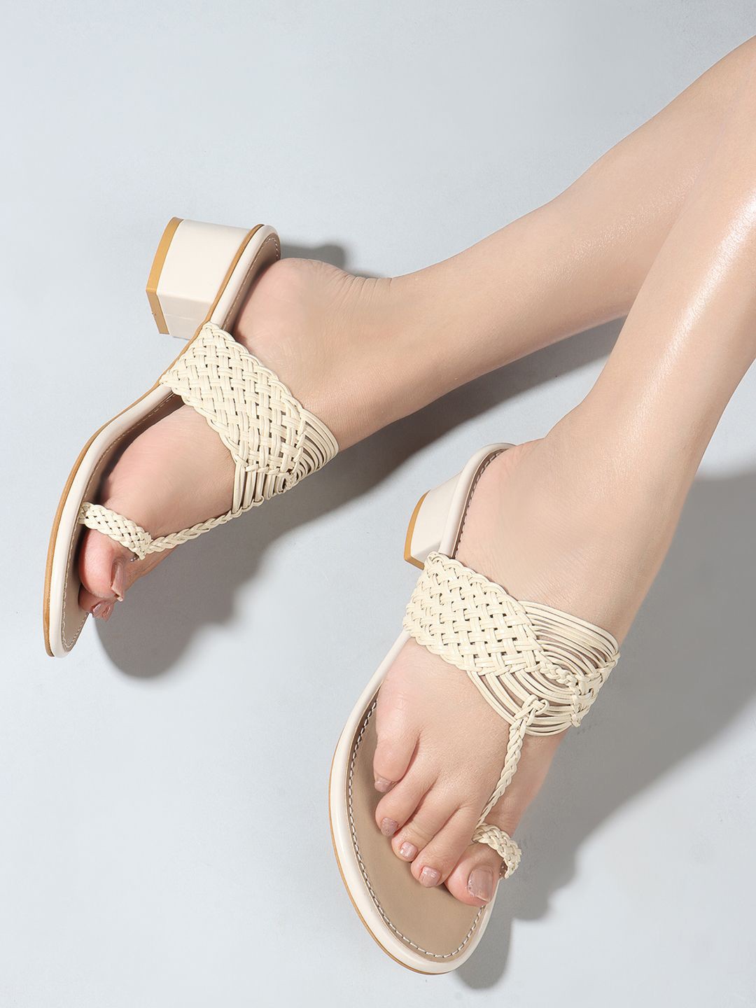 

DressBerry Women Woven Design Block Sandals, Cream