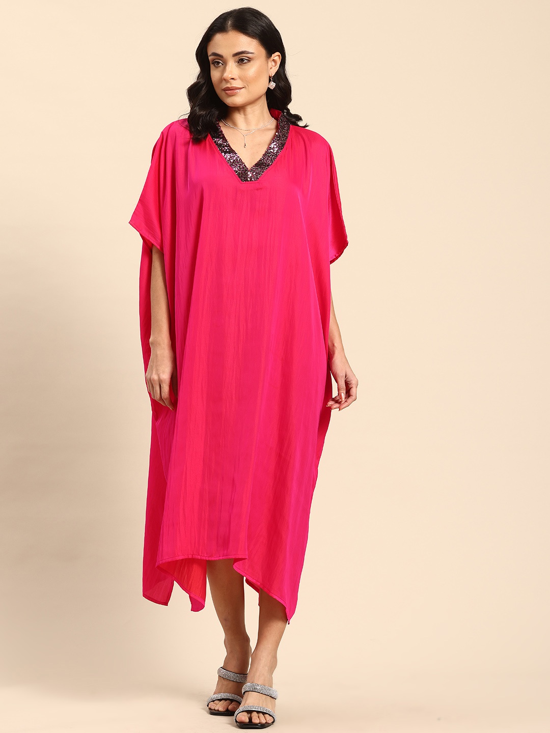 

Qurvii Kimono Sleeve Kaftan Midi Dress With Sequined Detail, Magenta