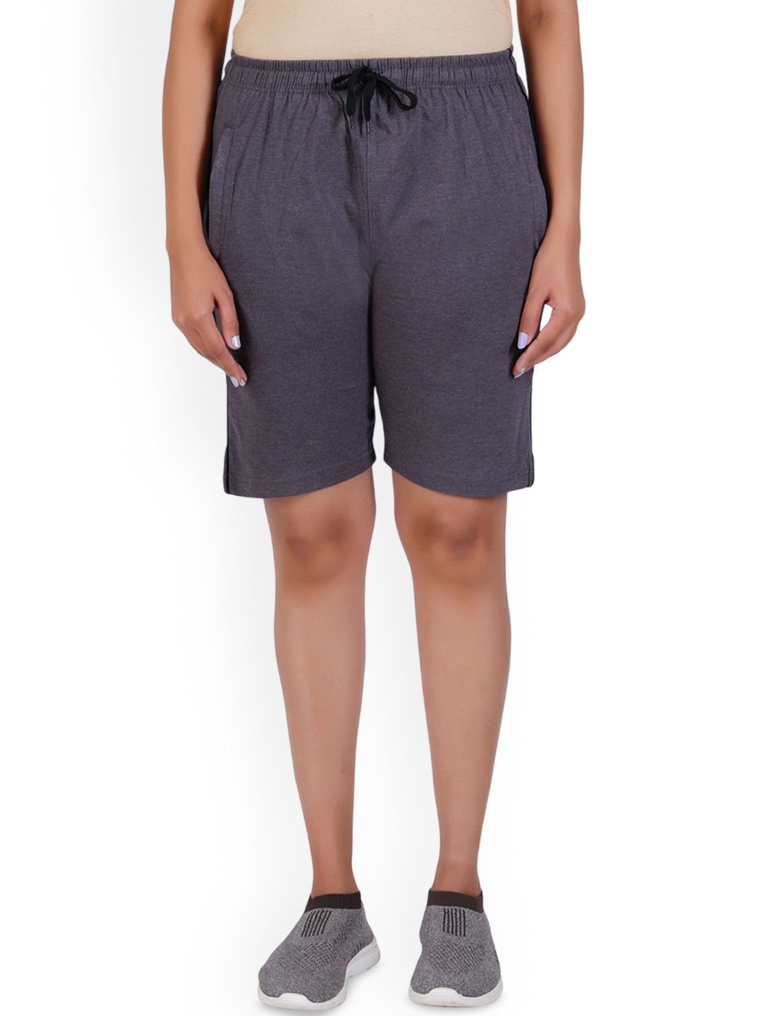 

FEEL TRACK Women Mid-Rise Sports Shorts, Grey