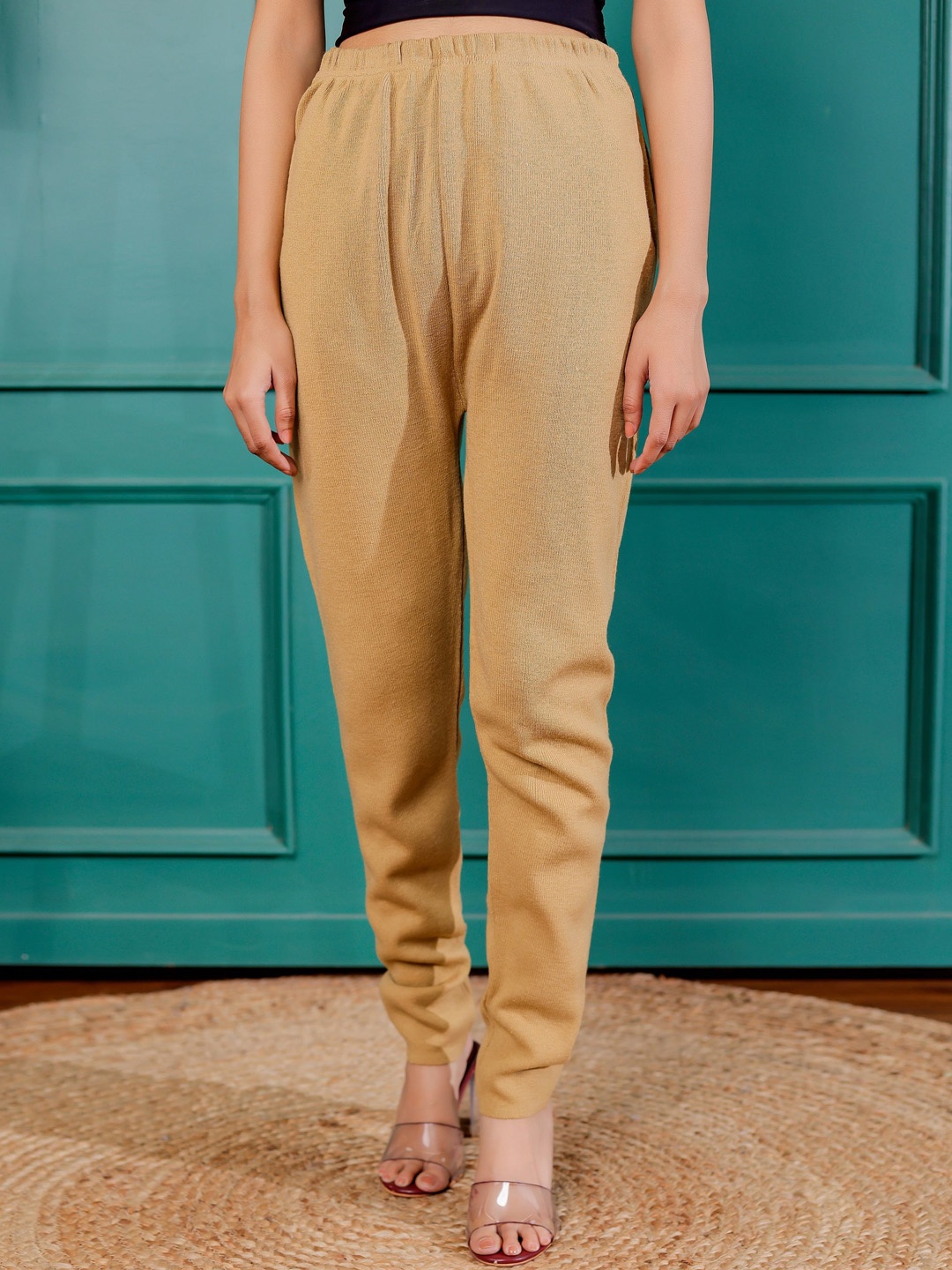 

VASVI Women Mid-Rise Ankle-Length Leggings, Khaki