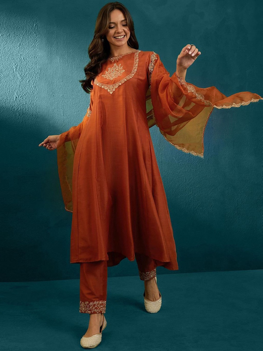 

choiceit Floral Embroidered Zari Straight Kurta With Trousers & Dupatta, Orange