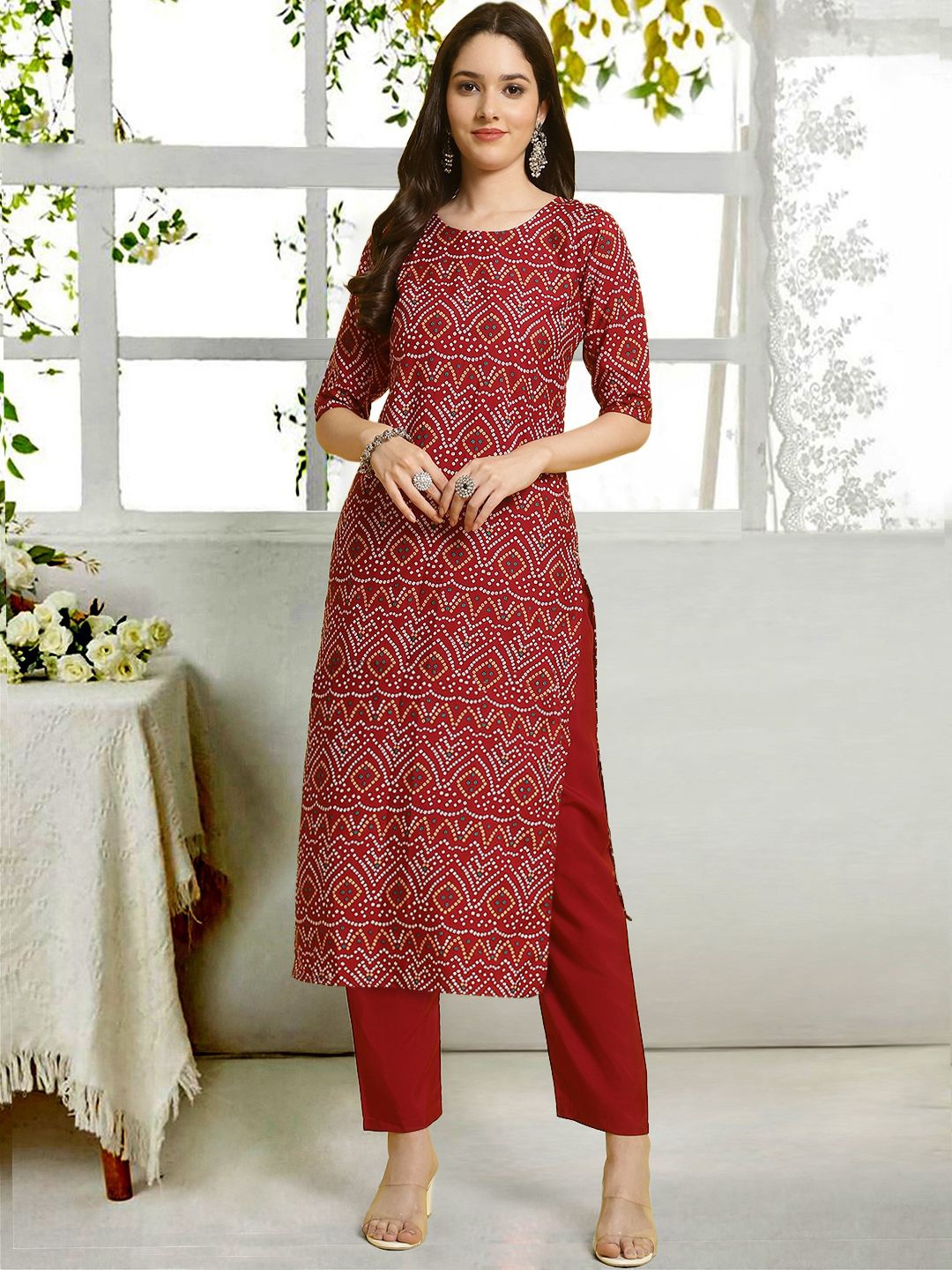 

7Threads Bandhani Printed Round Neck Straight Kurta With Trousers, Maroon