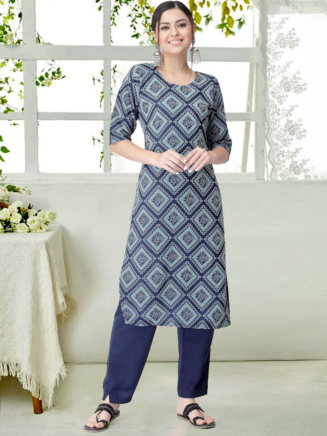 

7Threads Geometric Printed Round Neck Straight Kurta With Trousers, Blue