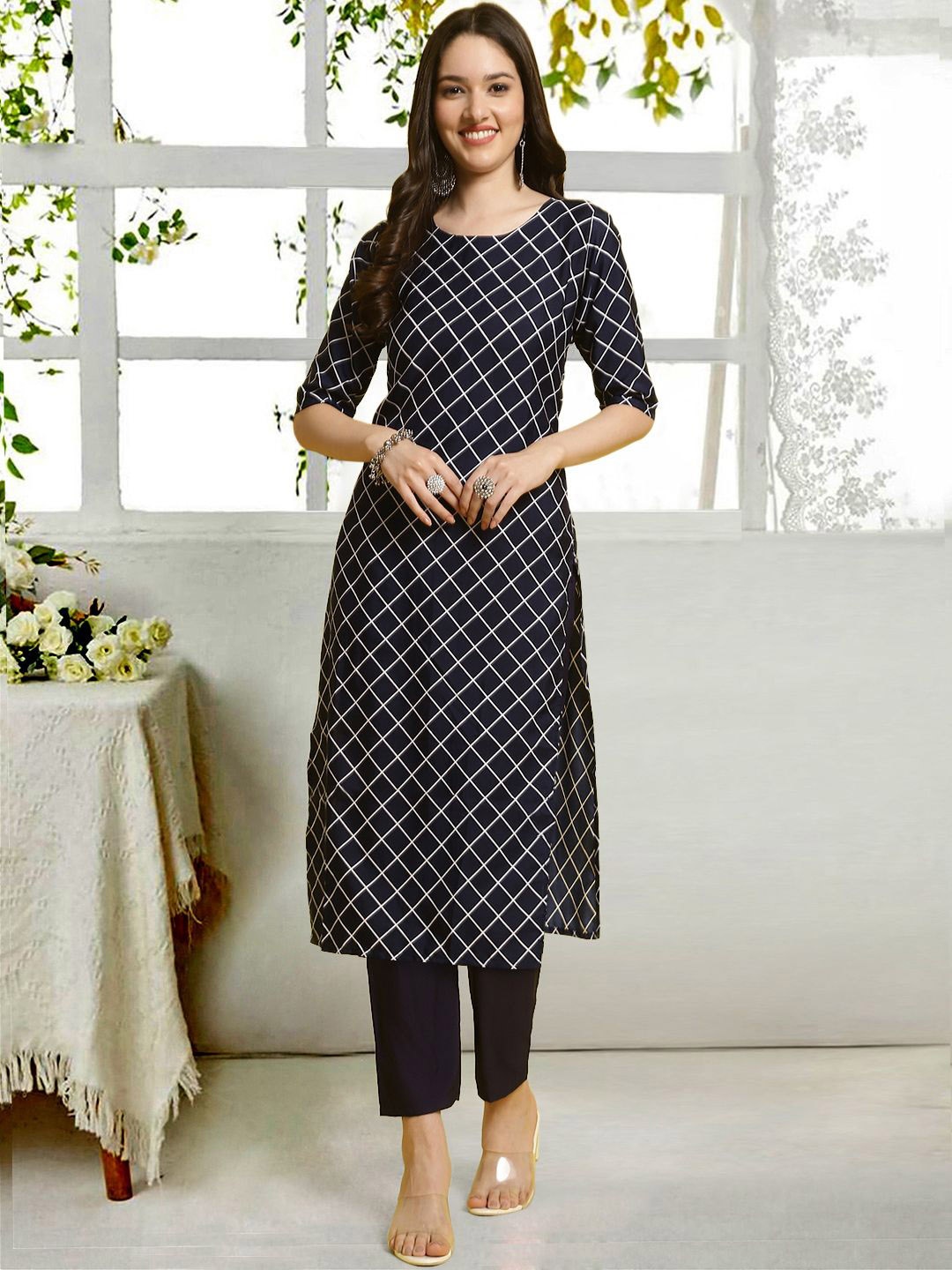 

7Threads Checked Round Neck Straight Kurta With Trousers, Blue