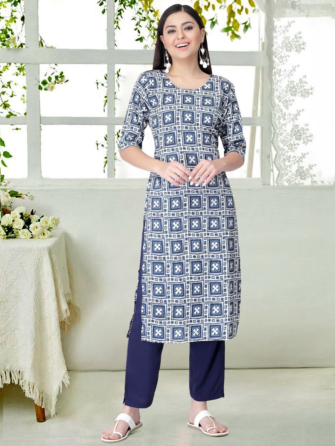 

7Threads Geometric Printed Round Neck Straight Kurta With Trousers, Blue