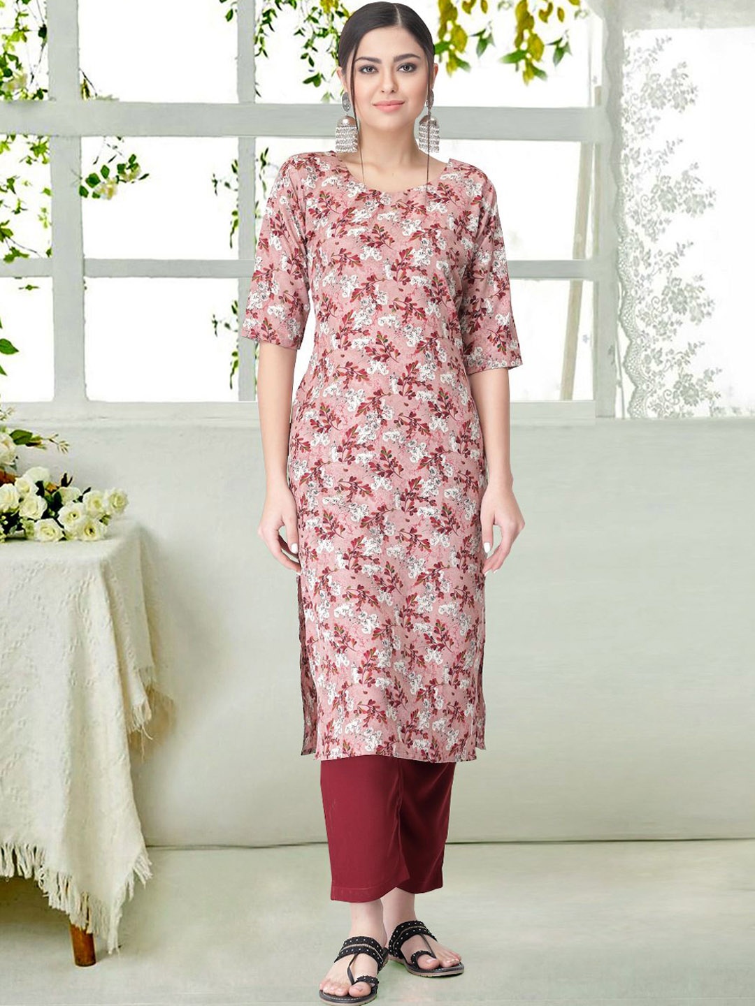 

7Threads Floral Printed Round Neck Straight Kurta With Trousers, Peach