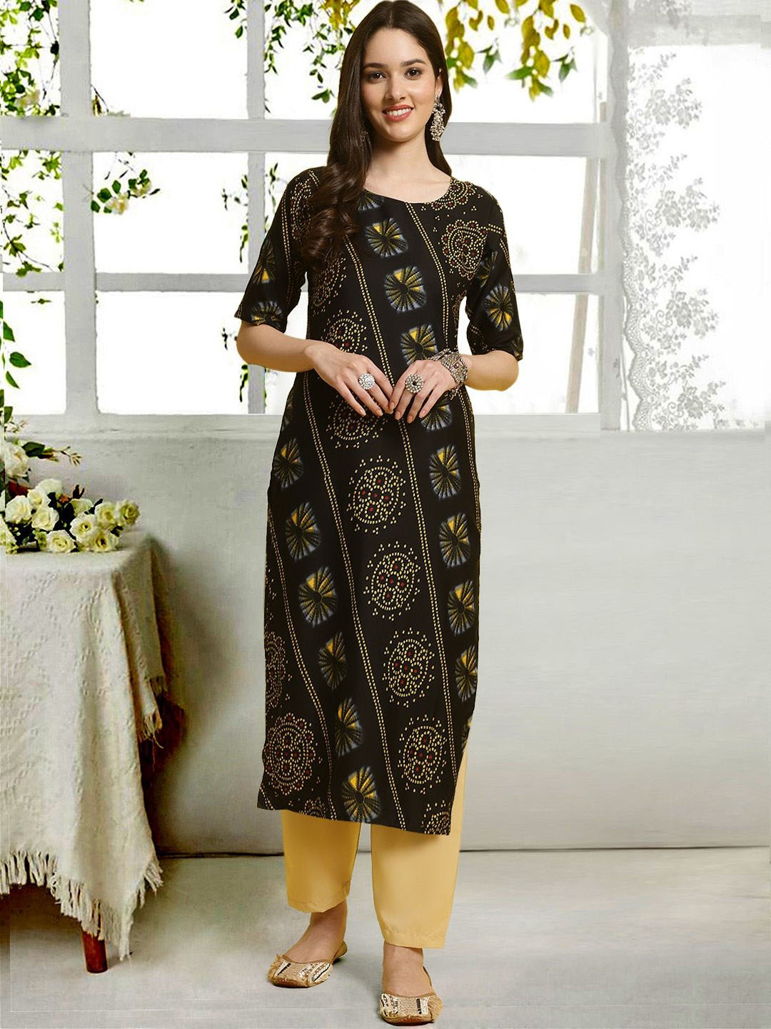 

7Threads Ethnic Motifs Printed Round Neck Straight Kurta With Trousers, Black