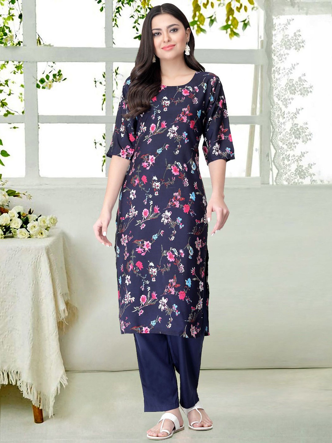 

7Threads Floral Printed Round Neck Straight Kurta With Trousers, Navy blue