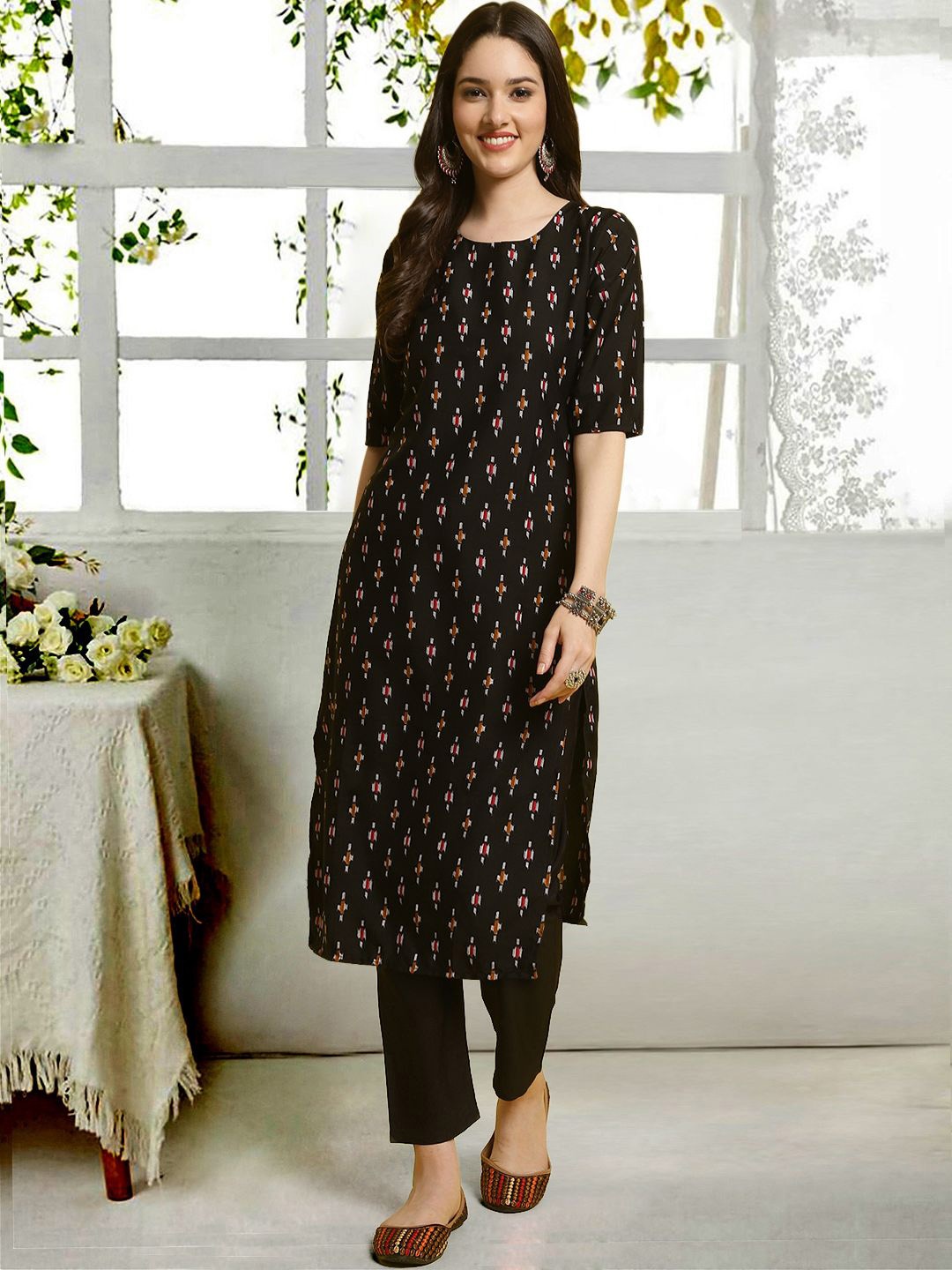 

7Threads Geometric Printed Round Neck Straight Kurta With Trousers, Black