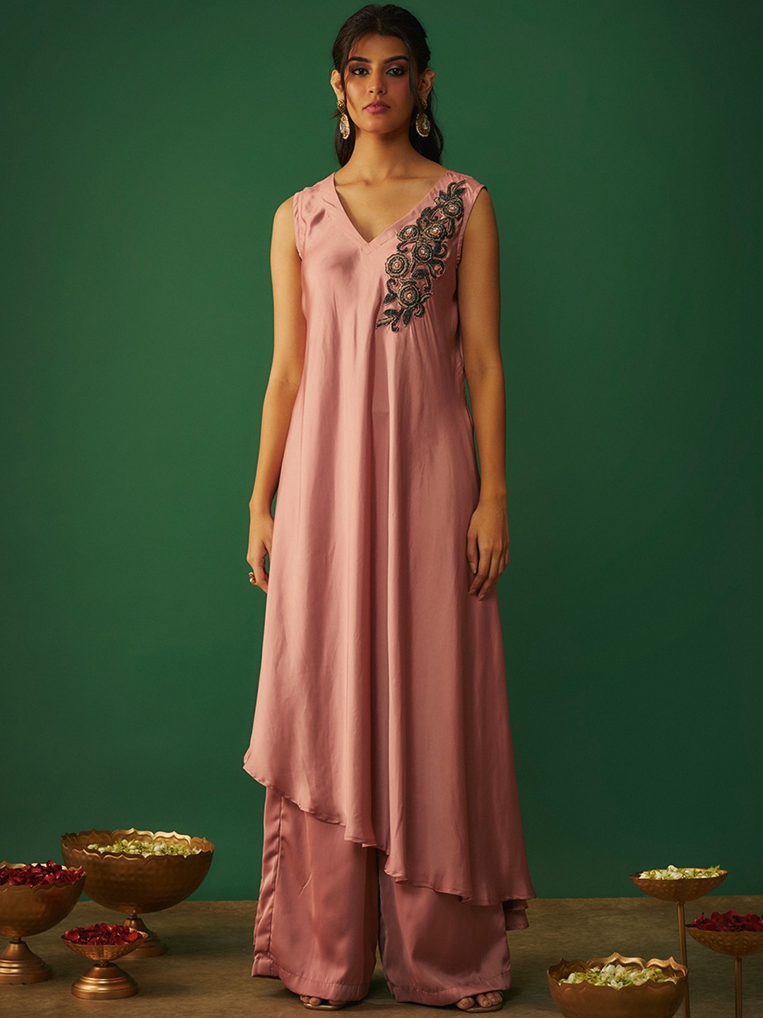 

Mehak Murpana Embroidered V-Neck Sequinned Satin A-Line Kurta With Palazzos, Pink