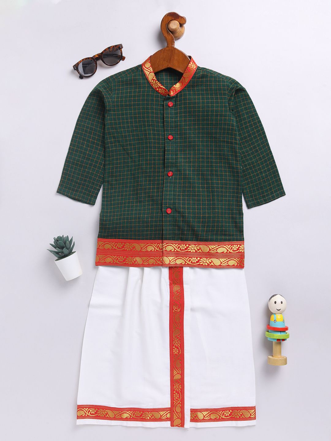 

VASTRAMAY Boys Checked Mandarin Collar Pure Cotton Kurta And Veshti, Green