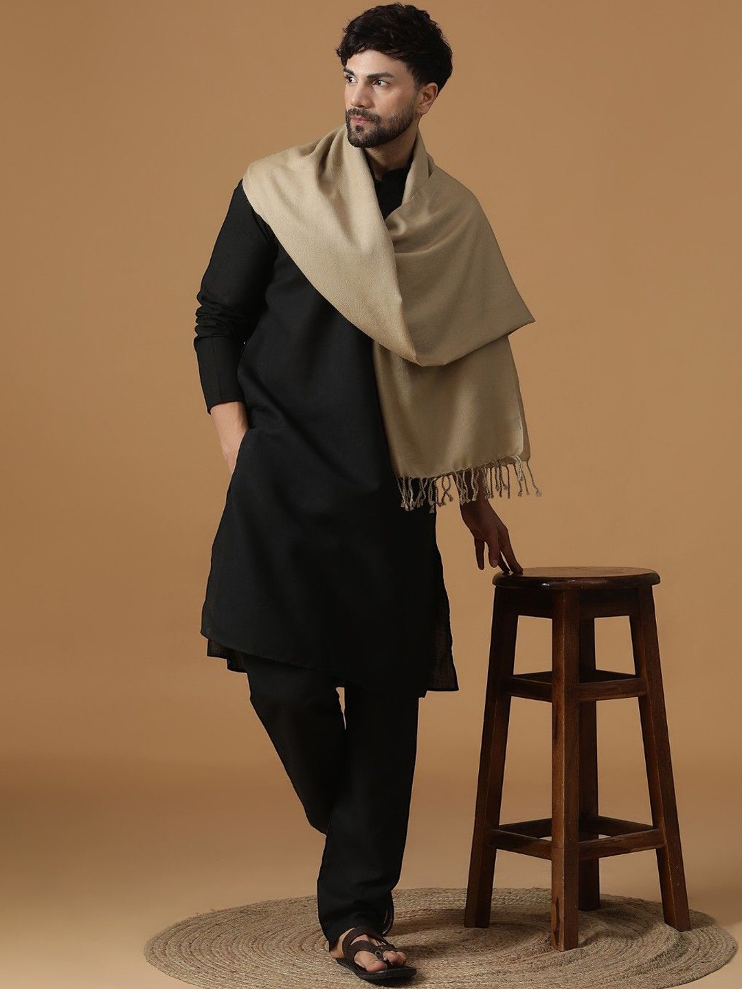 

SHINGORA Men Woolen Dobby Shawl With Tasselled, Beige