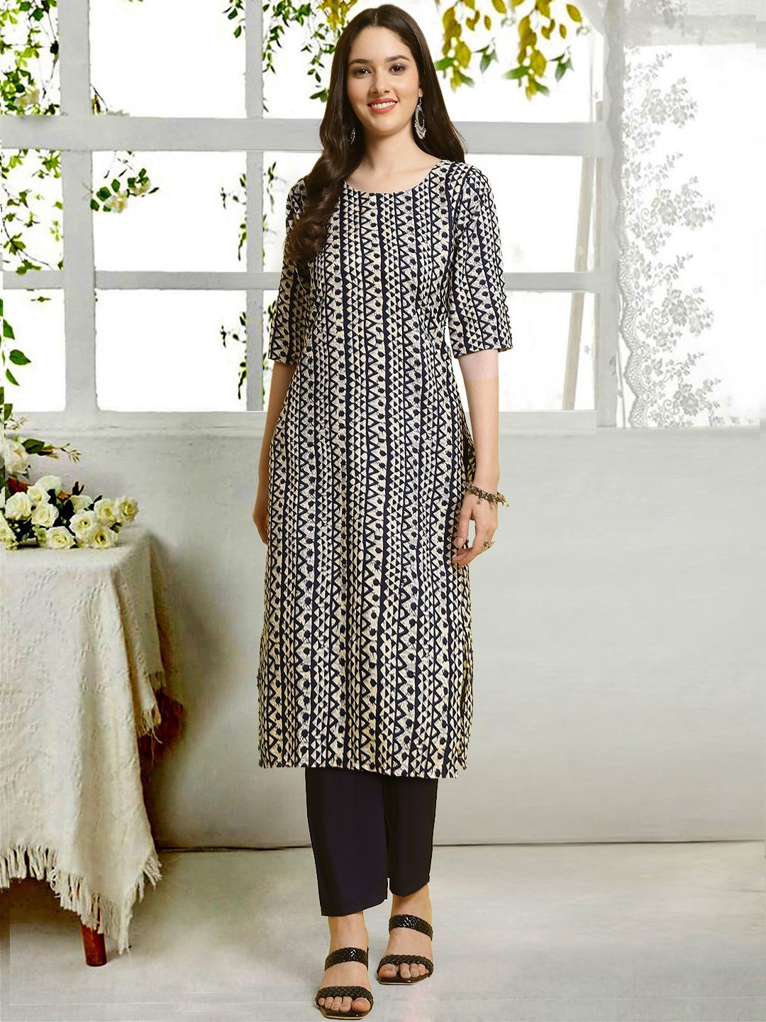 

7Threads Women Ethnic Motifs Printed Regular Kurta with Trousers, White
