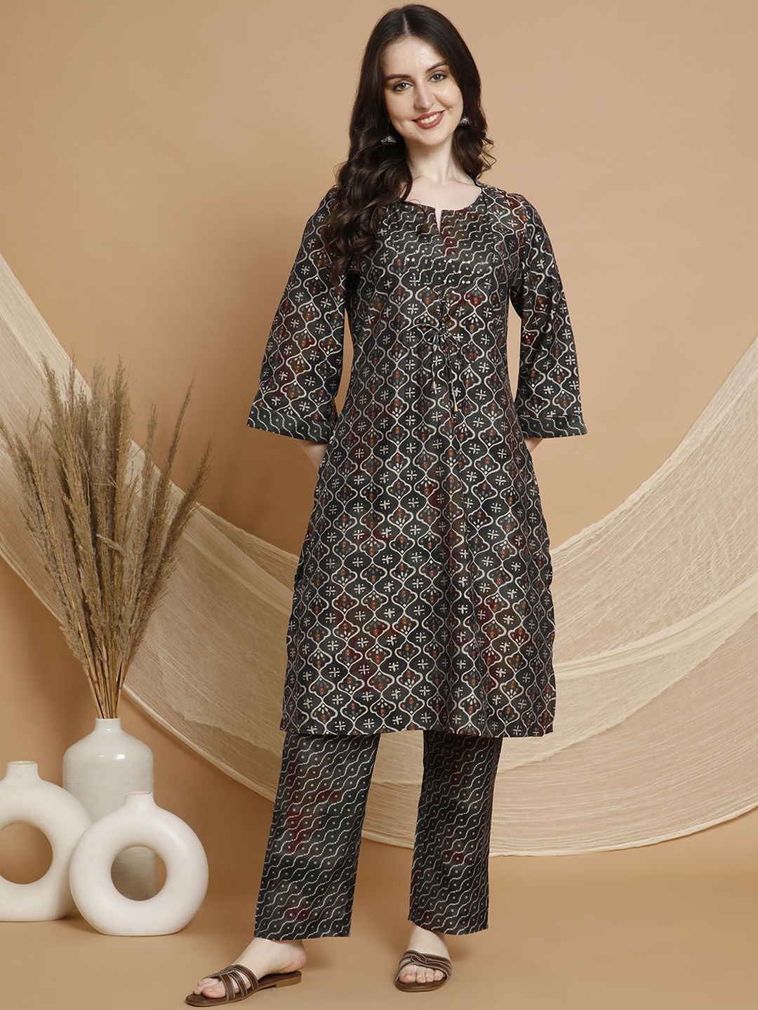 

Nayam By Lakshita Women Ethnic Motifs Printed Regular Sequinned Kurta with Trousers, Grey