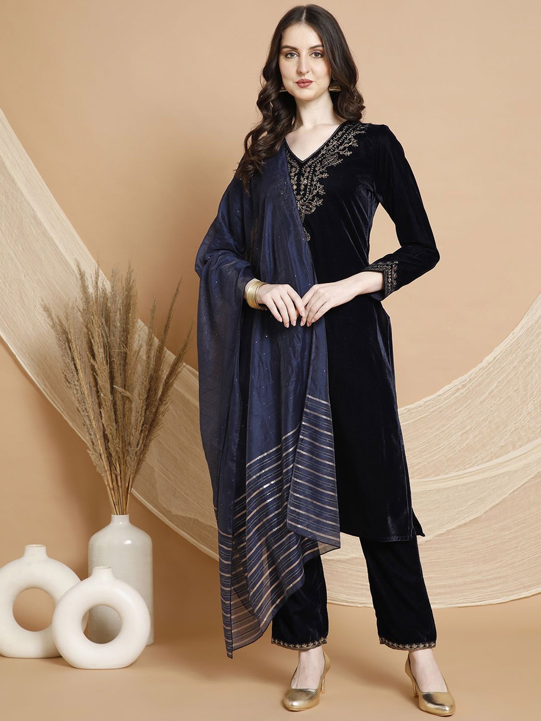 

Nayam By Lakshita Women Paisley Embroidered Regular Sequinned Velvet Kurta with Trousers & With Dupatta, Navy blue