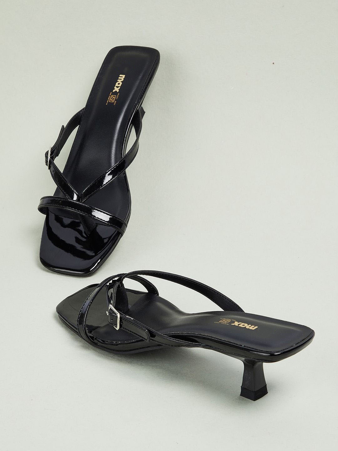 

max Women PU Kitten Mules, Black