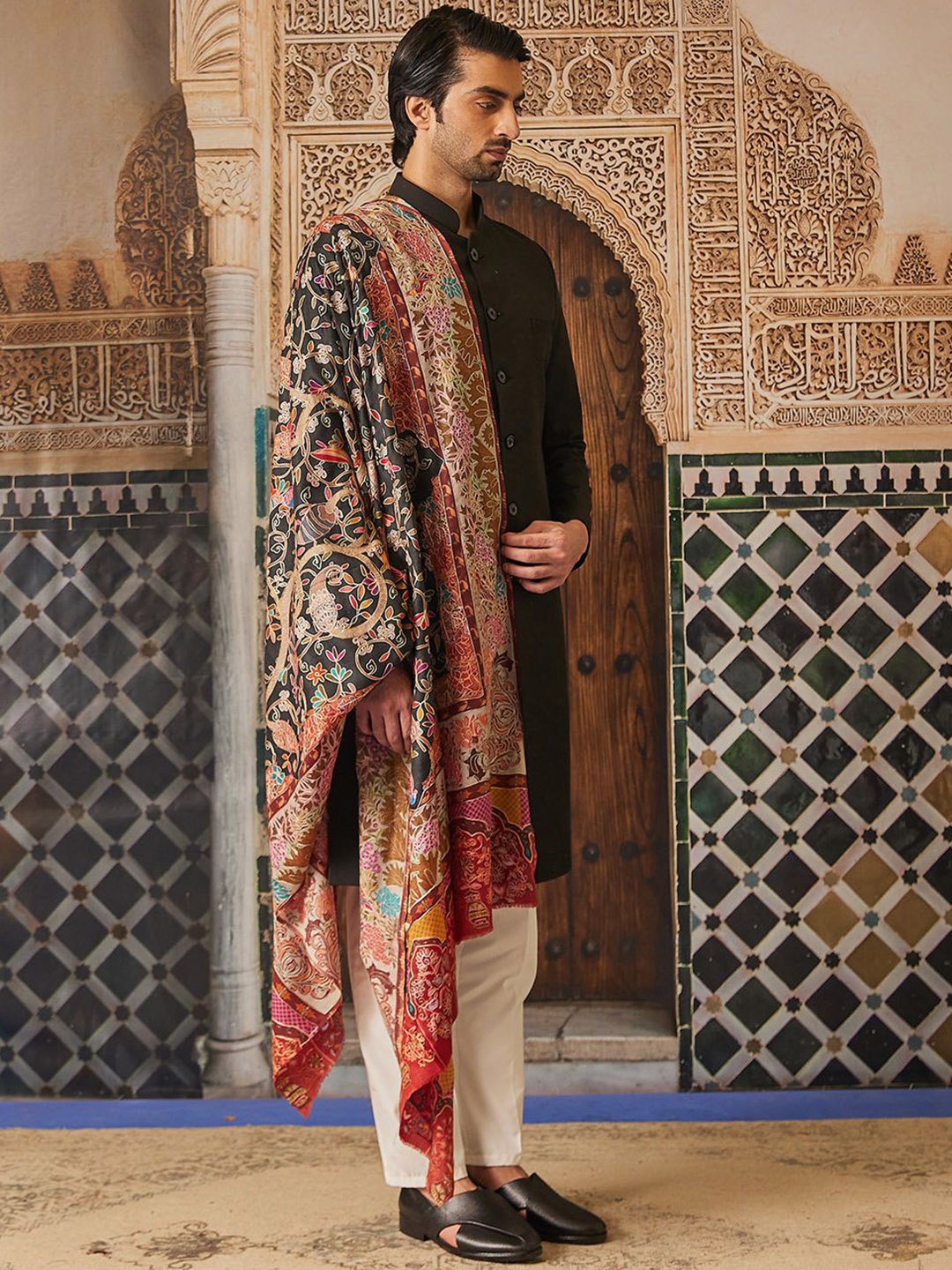 

Pashmoda Paisley Kalamkari Embroidered Woollen Shawl, Black