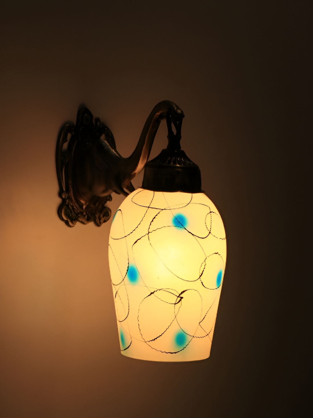

VAGalleryKing White & Black Printed Bell Shaped Antique Elephant Design Glass Wall Lamp