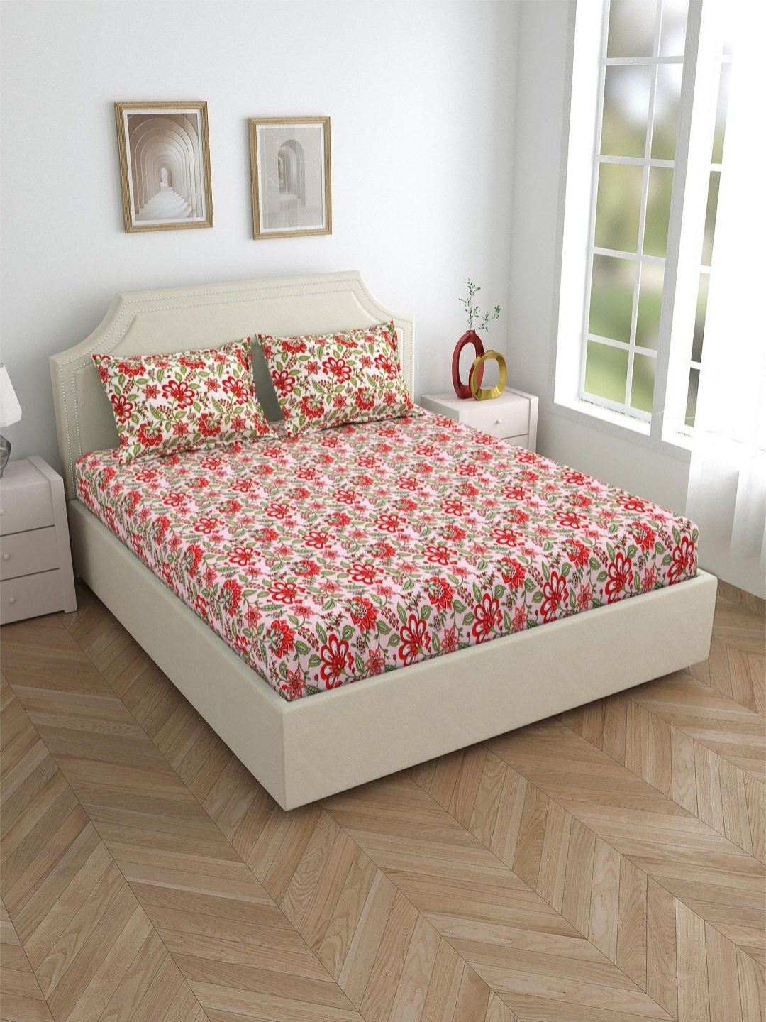 

Aura Gulmohar Red Printed Pure Cotton120 TC King Bedsheet- 2.74 m x 2.74 m