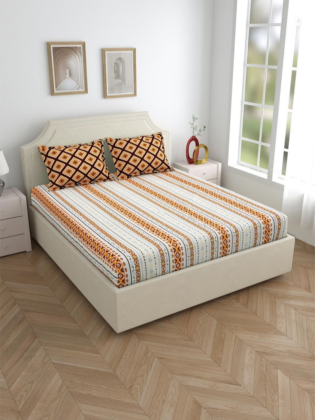 

Aura gulmohar Brown Geometric Printed Pure Cotton 120 TC King Bedsheet Set 2.74 m X 2.74 m