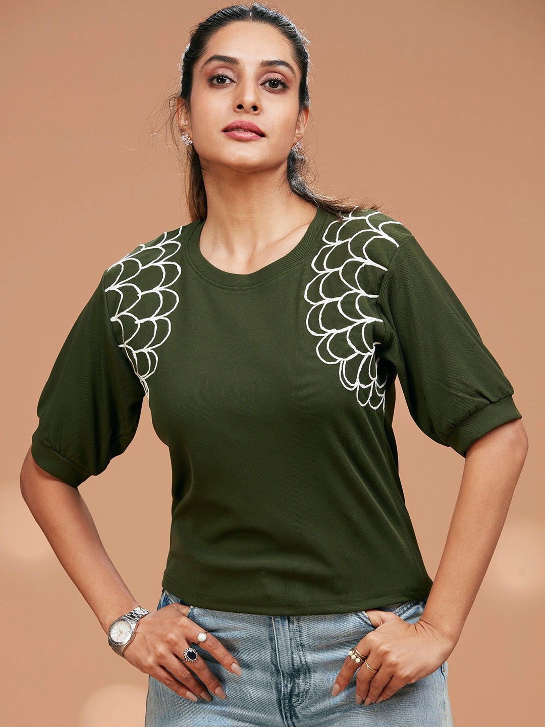 

FREYAA Women Geometric Printed Round Neck T-shirt, Green