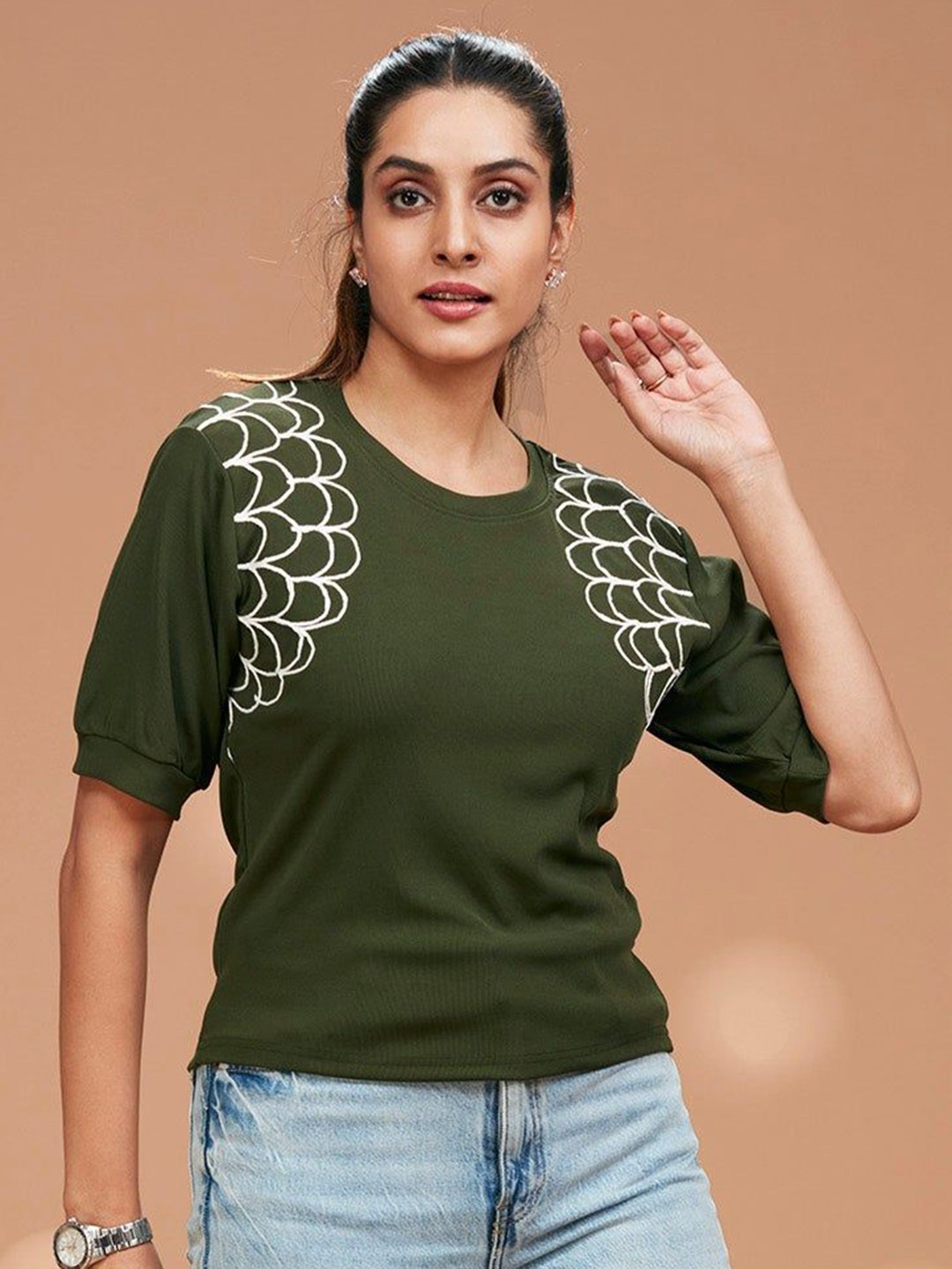 

FREYAA Women Geometric Printed Round Neck T-shirt, Blue
