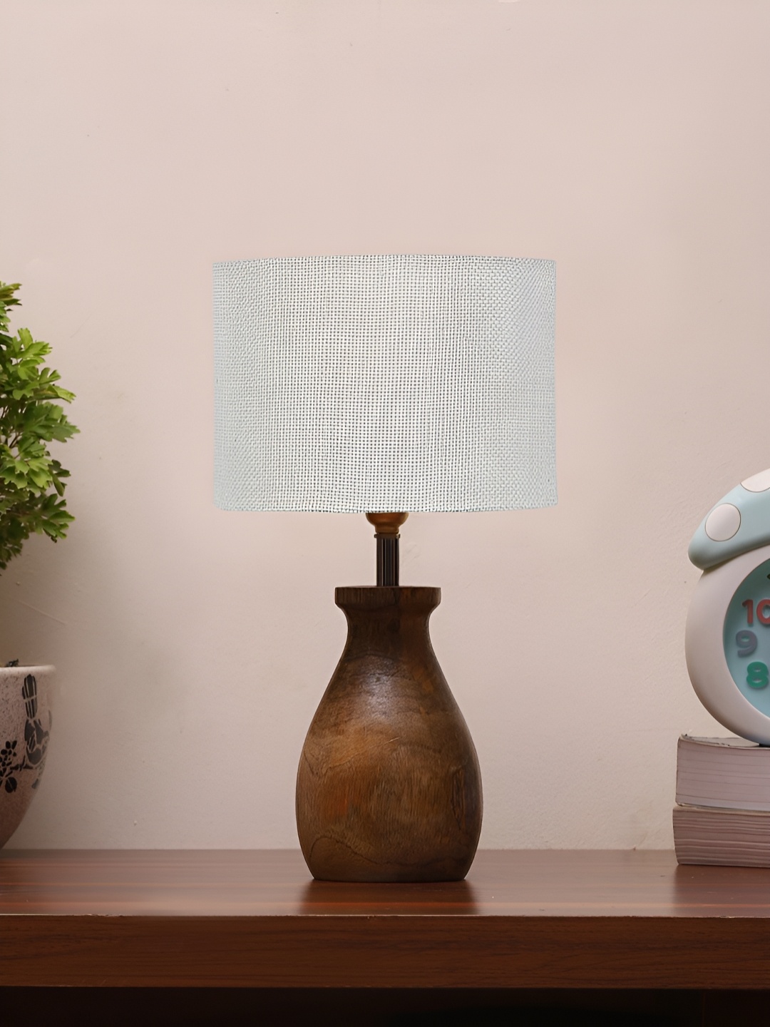 

Aura White & Brown Textured Cylindrical Shaped Jute Shade Table Lamp