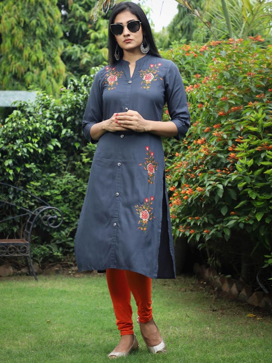 

Mehsoos Floral Embroidered Mandarin Collar Straight Kurta, Grey melange